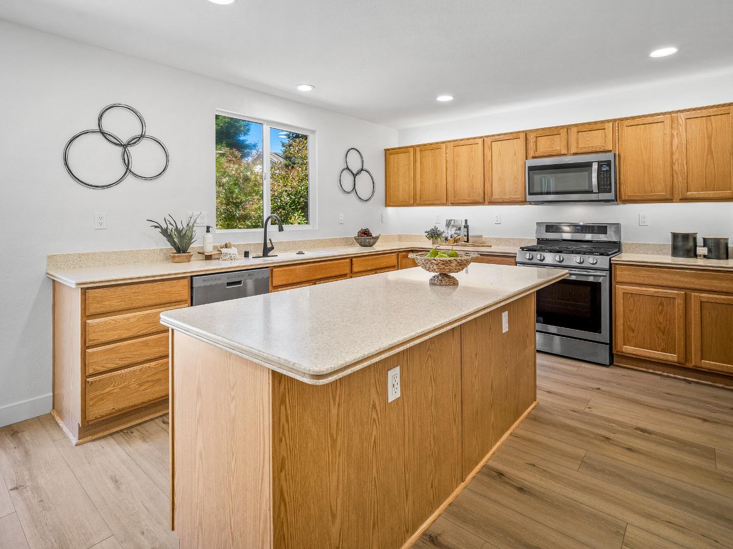 Detail Gallery Image 24 of 59 For 4736 Thoreau Dr, Cameron Park,  CA 95682 - 5 Beds | 3 Baths