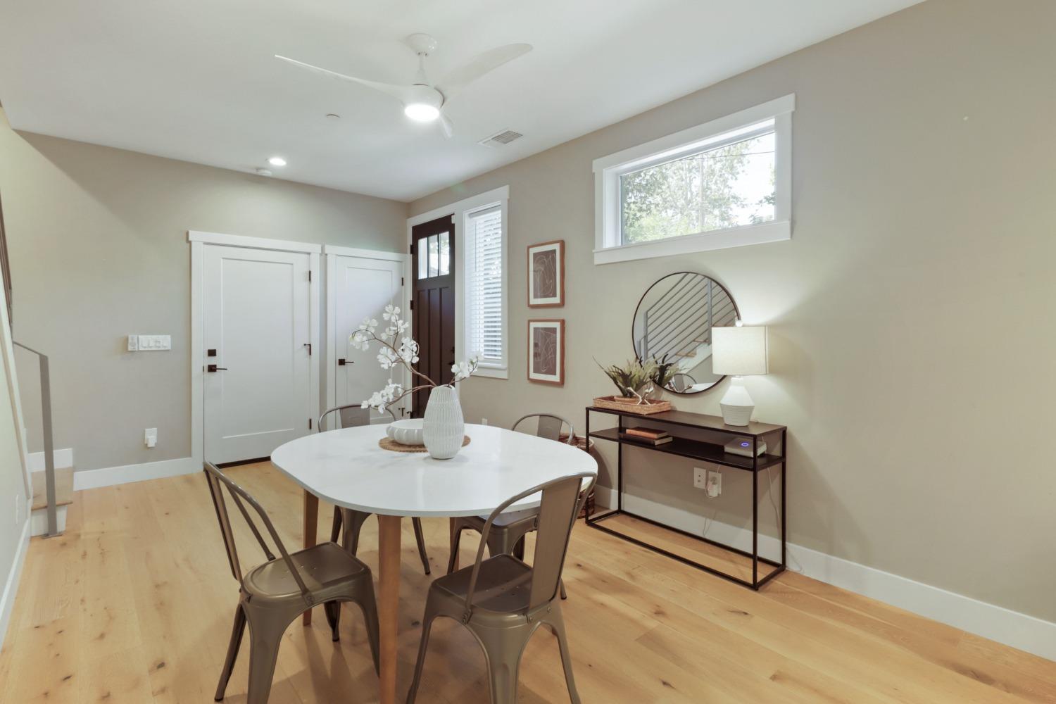 Detail Gallery Image 6 of 58 For 2011 Fat Aly, Sacramento,  CA 95811 - 3 Beds | 2/2 Baths