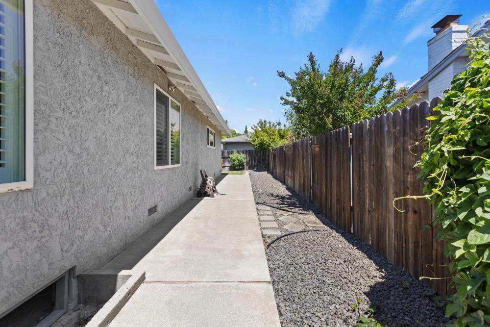 Detail Gallery Image 43 of 52 For 6788 Langston Way, Sacramento,  CA 95831 - 3 Beds | 2 Baths
