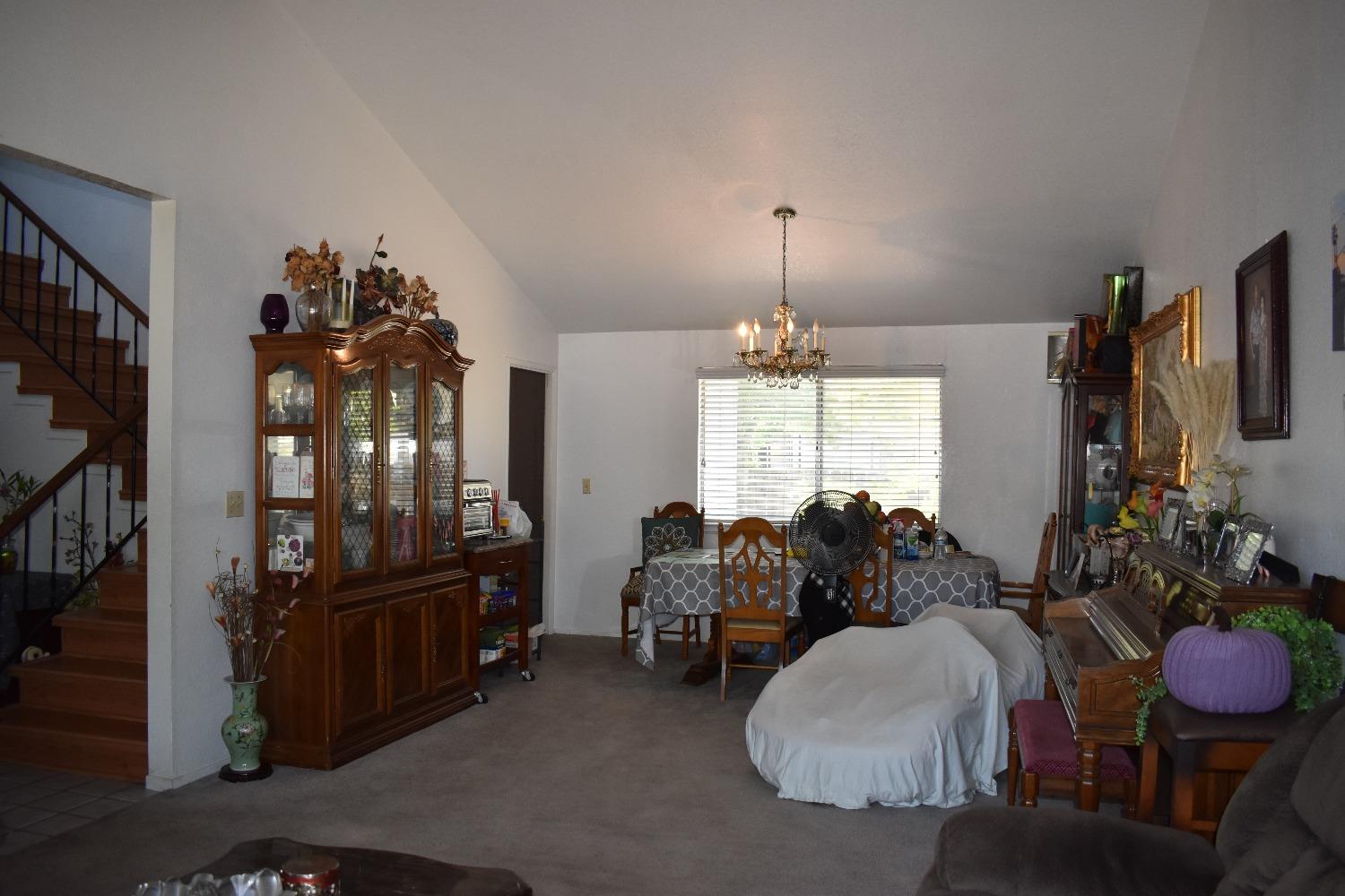 Detail Gallery Image 5 of 32 For 9581 Colington Pl, Stockton,  CA 95209 - 6 Beds | 3 Baths