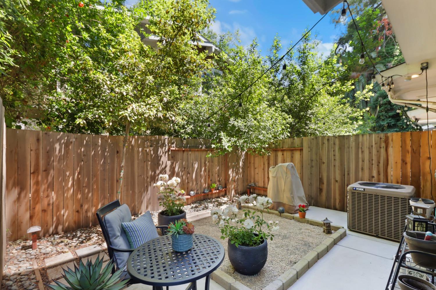 Detail Gallery Image 47 of 58 For 2011 Fat Aly, Sacramento,  CA 95811 - 3 Beds | 2/2 Baths
