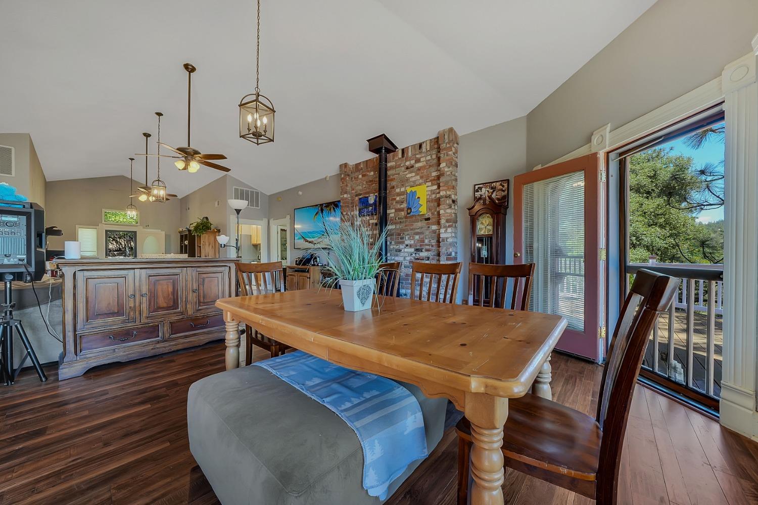 Detail Gallery Image 14 of 89 For 14001 Surrey Junction Ln, Sutter Creek,  CA 95685 - 3 Beds | 2/1 Baths