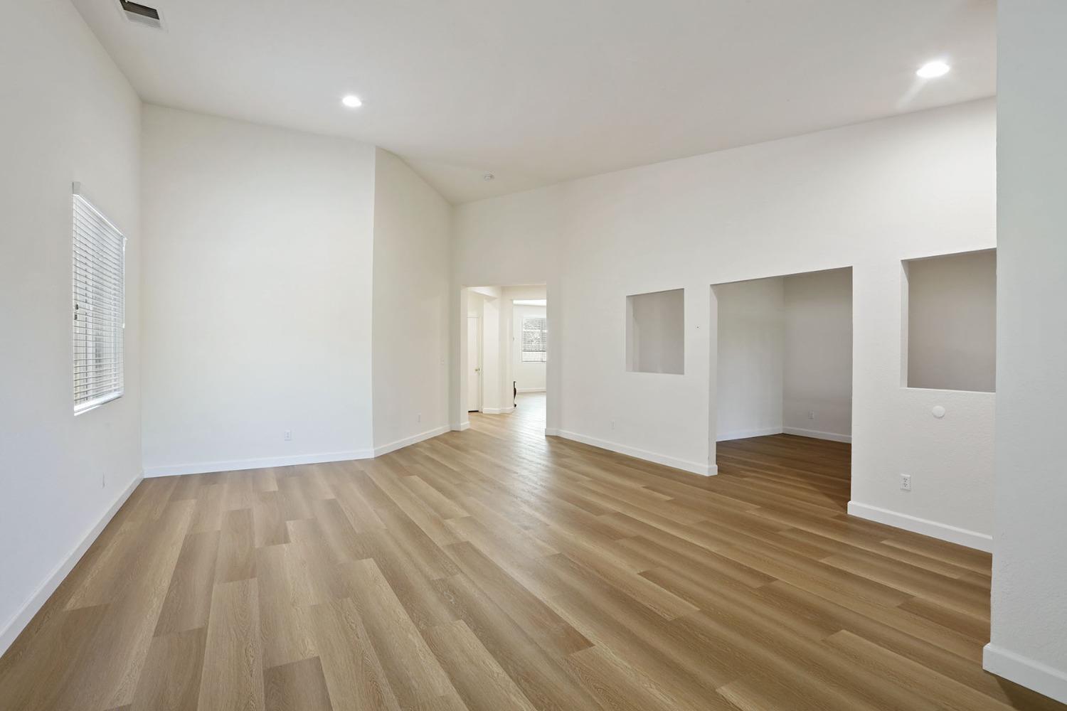 Detail Gallery Image 6 of 23 For 2710 Sebastan Ln, Stockton,  CA 95212 - 3 Beds | 2 Baths