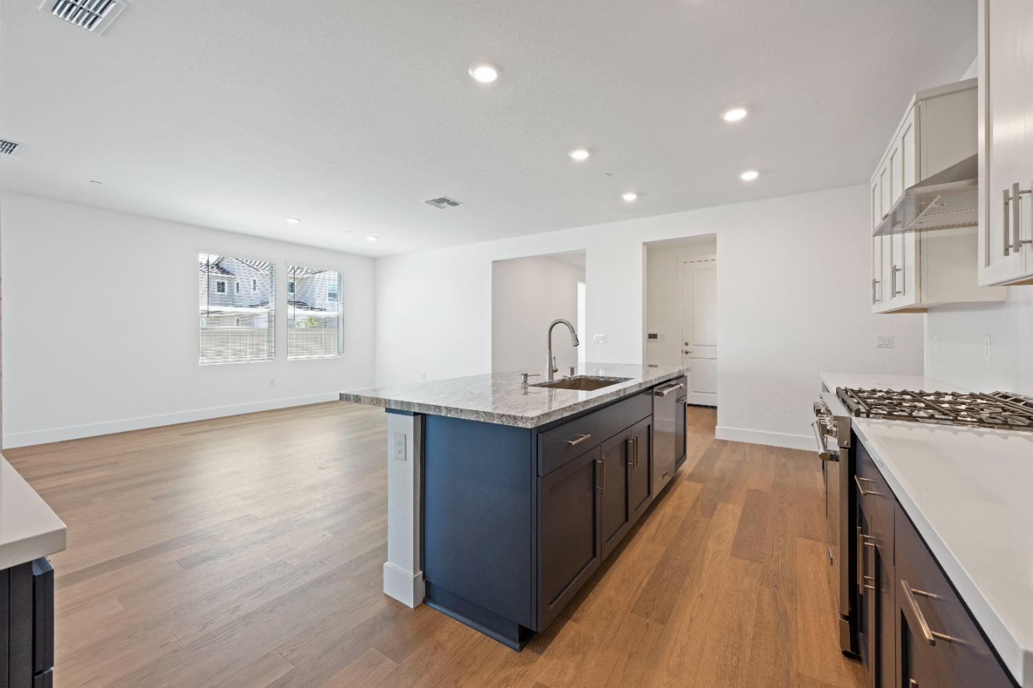 Detail Gallery Image 39 of 40 For 7000 Carbone, Roseville,  CA 95757 - 3 Beds | 2/1 Baths