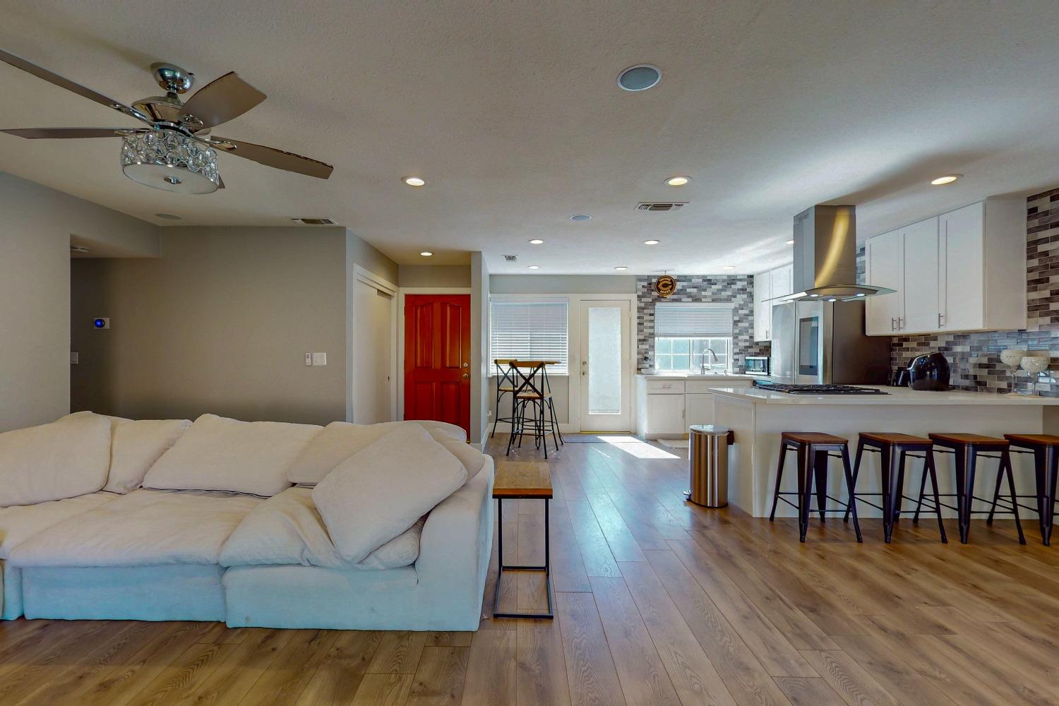 Detail Gallery Image 11 of 33 For 8449 Juglans Dr, Orangevale,  CA 95662 - 3 Beds | 2 Baths