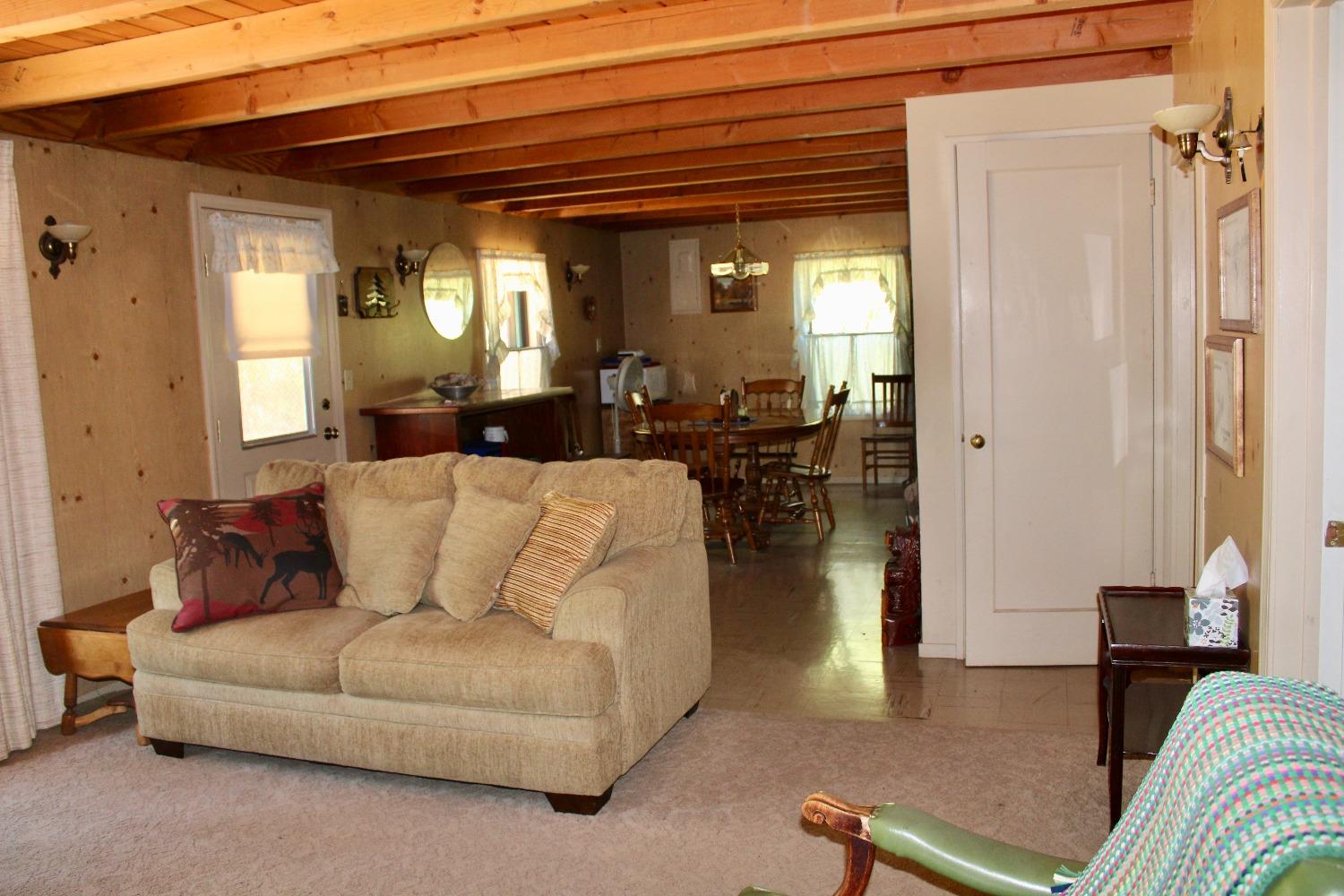 Detail Gallery Image 7 of 17 For 17 Squirrel Hollow, Sierra City,  CA 96125 - 3 Beds | 1 Baths