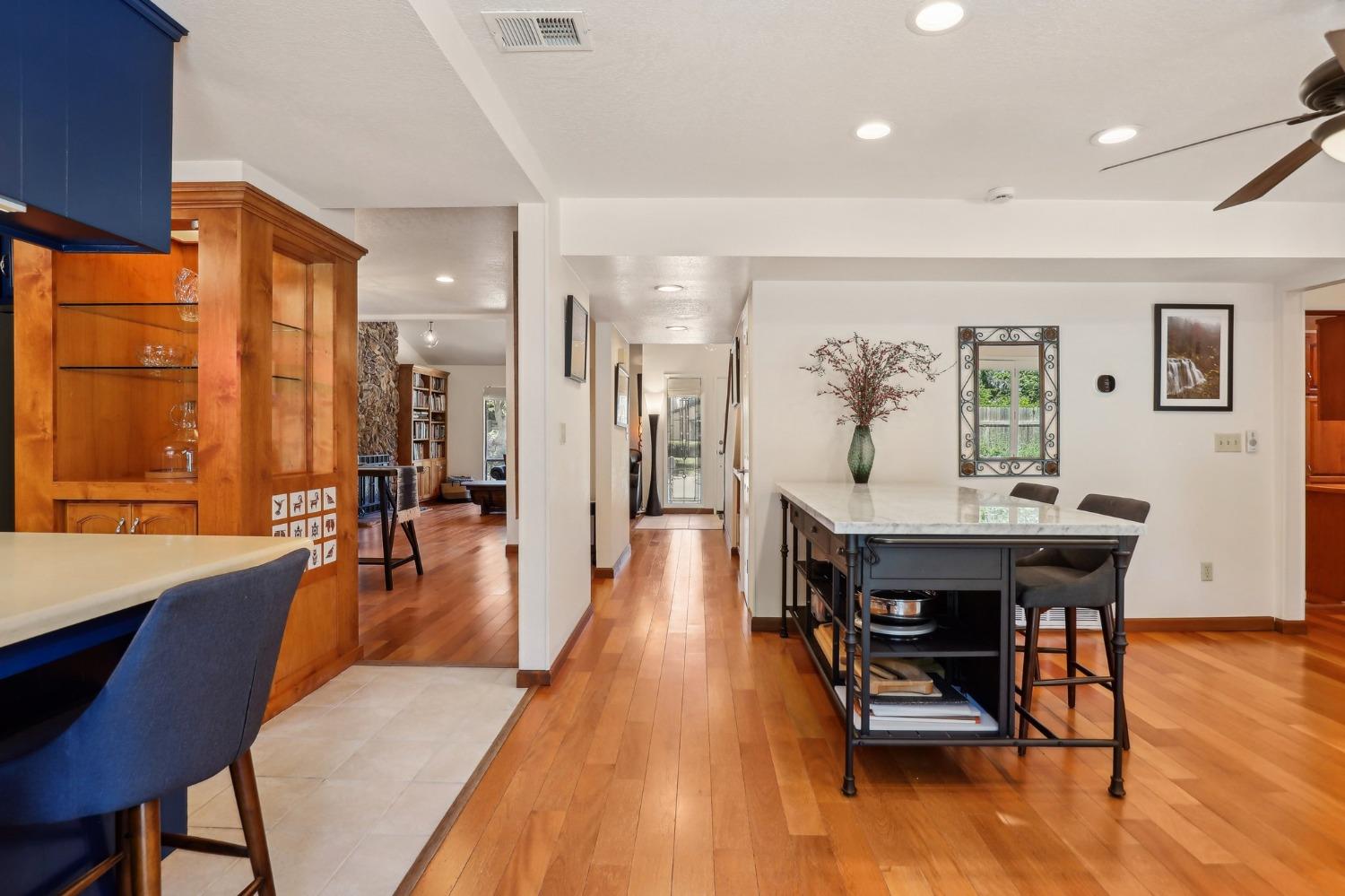 Alameda Ave, Davis, California image 16