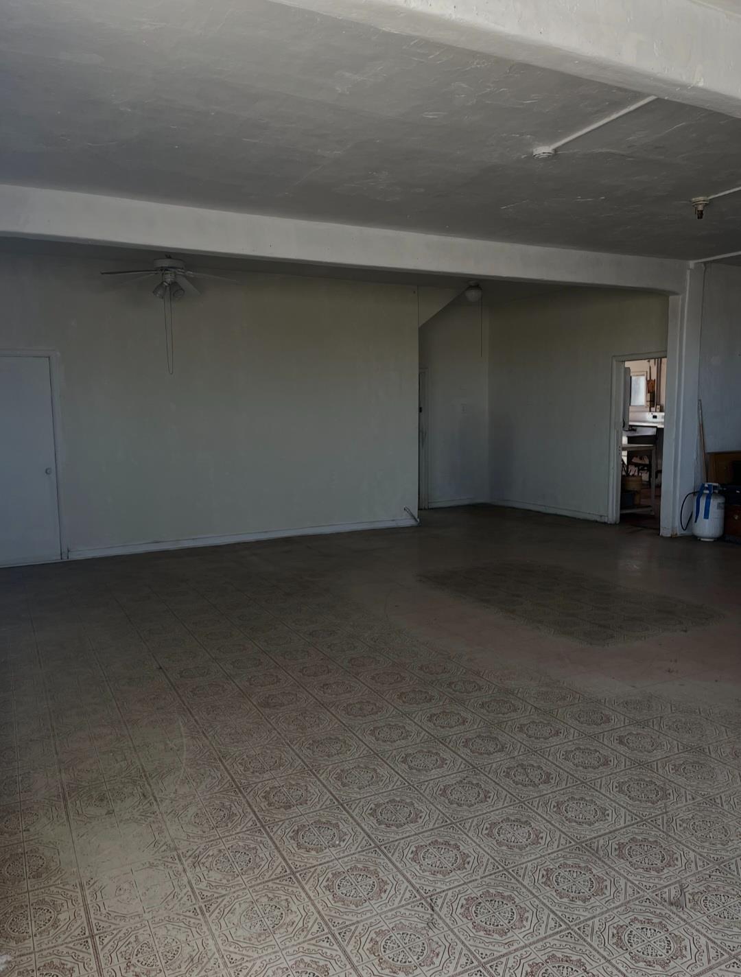 Detail Gallery Image 14 of 20 For 901 W Church St, Stockton,  CA 95203 - 6 Beds | 2/2 Baths