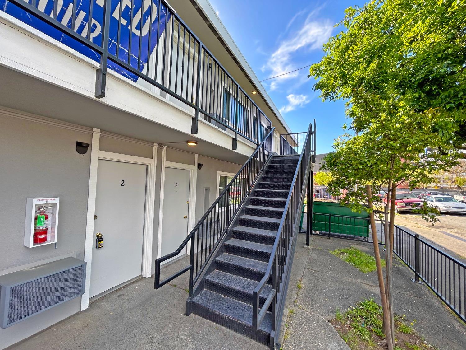 Detail Gallery Image 2 of 6 For 248 W Oak St, Stockton,  CA 95203 - – Beds | – Baths
