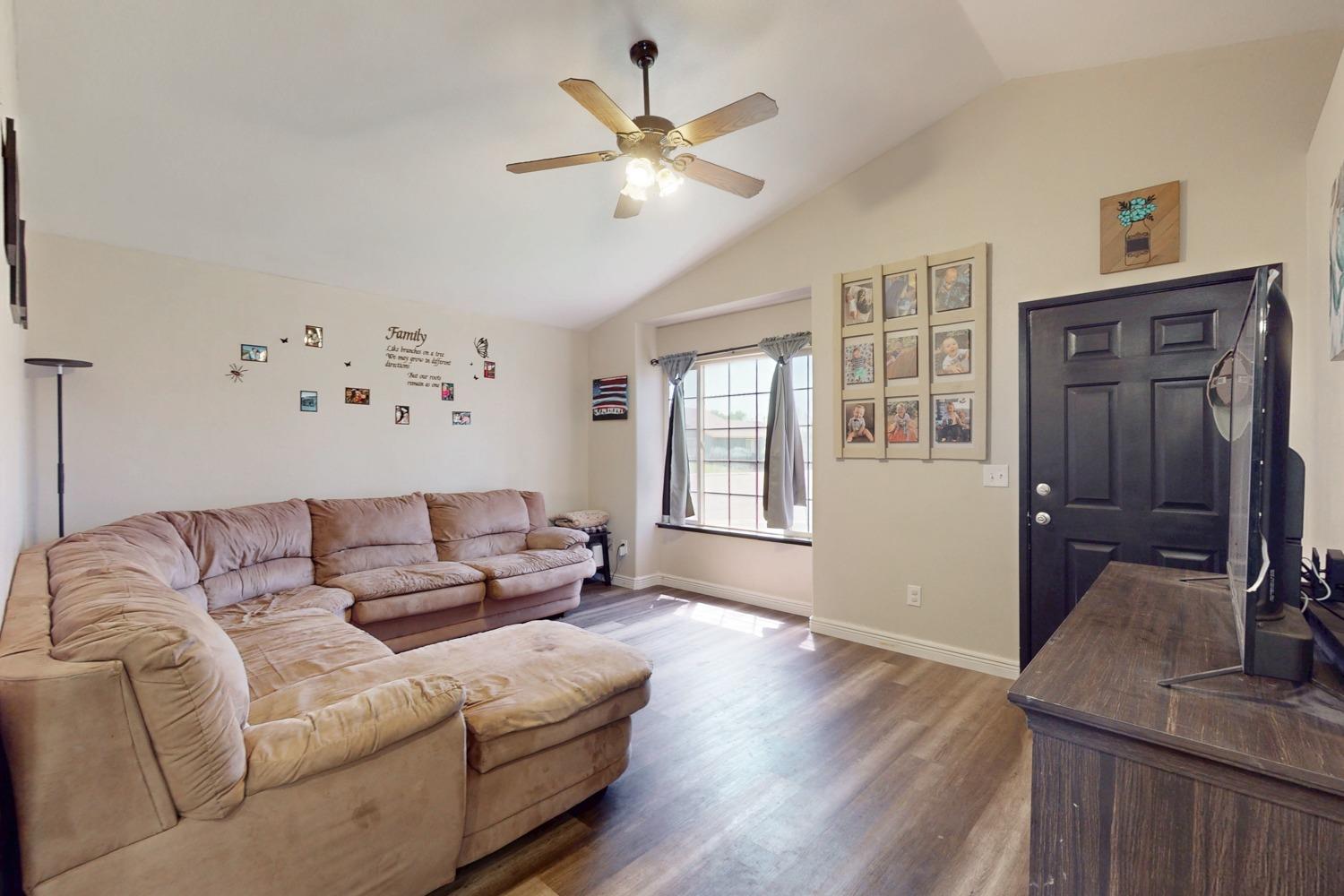 Detail Gallery Image 6 of 41 For 3003 Corinne Ct, Live Oak,  CA 95953 - 3 Beds | 2 Baths