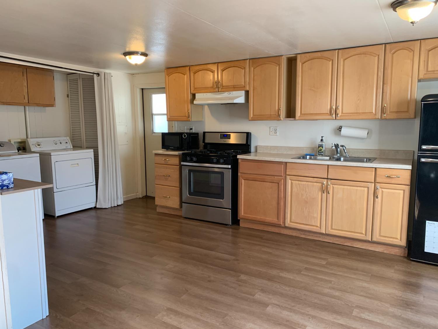 Detail Gallery Image 6 of 41 For 4216 Brookside Dr. #121, Sacramento,  CA 95834 - 2 Beds | 1 Baths