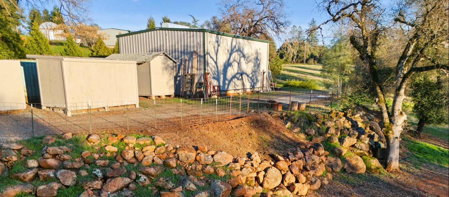 Detail Gallery Image 8 of 13 For 21792 Trotter Rd, Grass Valley,  CA 95949 - 3 Beds | 2 Baths