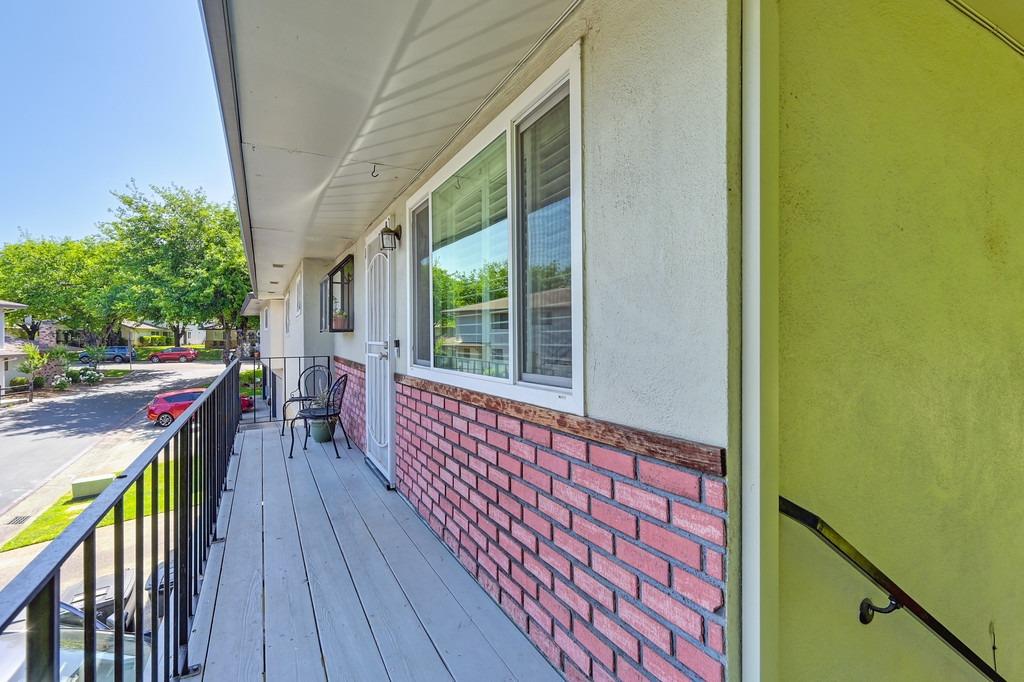 Photo #4: 225061290 Listing: Photo #4