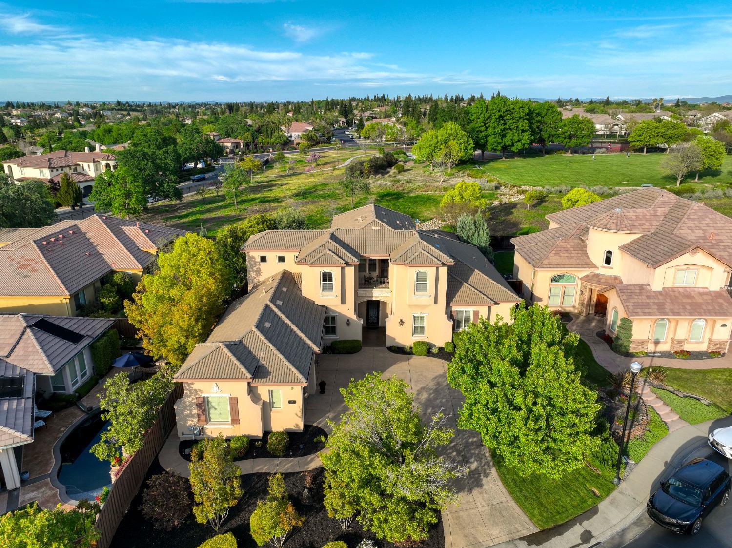 Detail Gallery Image 3 of 60 For 109 Roberts Pl, Roseville,  CA 95661 - 4 Beds | 3 Baths