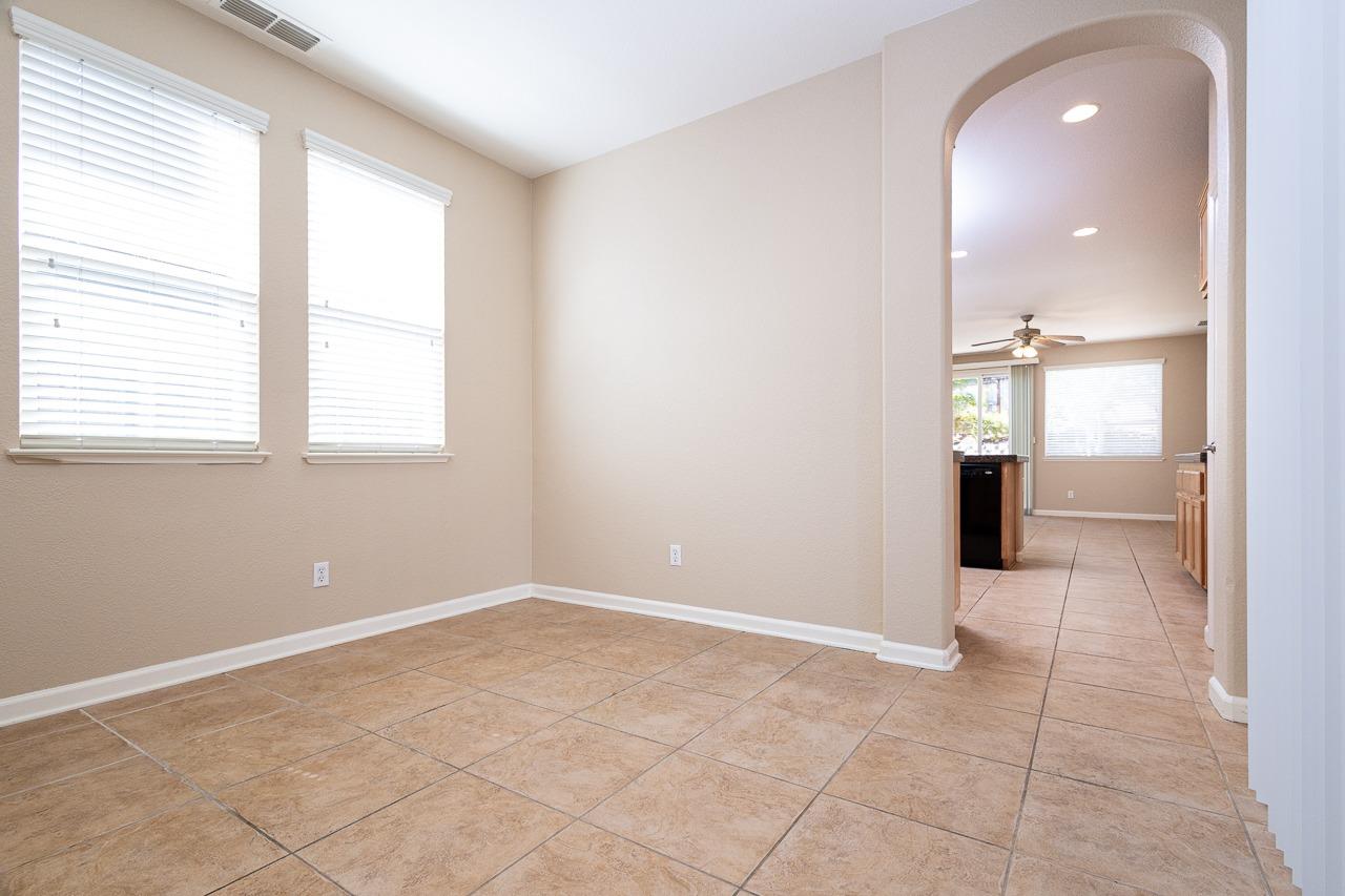 Detail Gallery Image 12 of 26 For 1532 Hammond Ct, Folsom,  CA 95630 - 4 Beds | 2/1 Baths