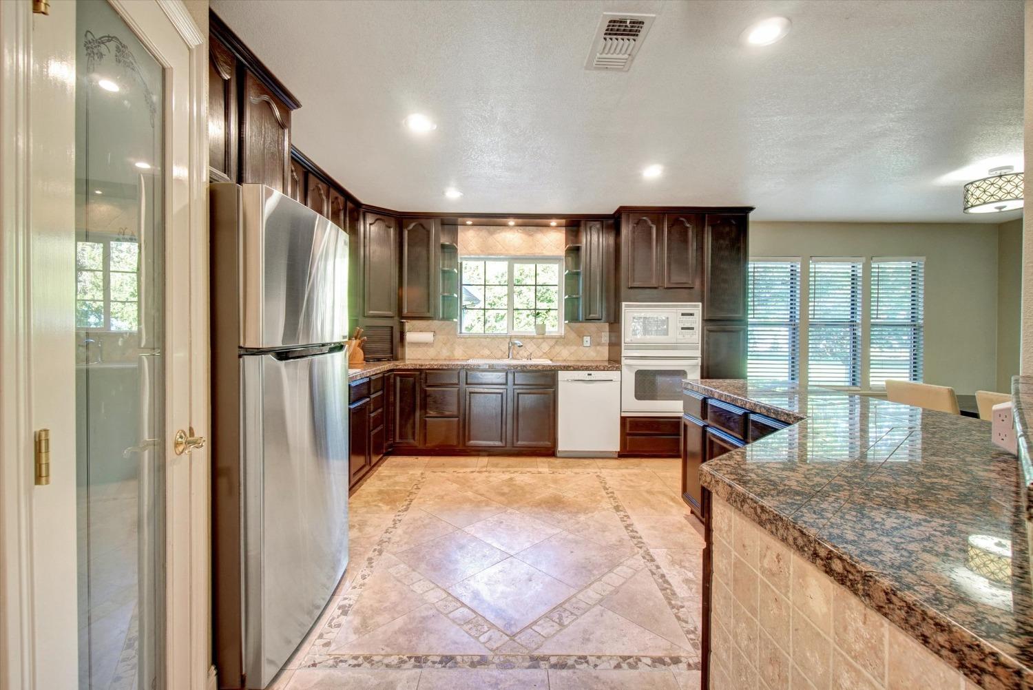 Detail Gallery Image 12 of 85 For 10363 Maggy Rd, Wilton,  CA 95693 - 4 Beds | 3/1 Baths