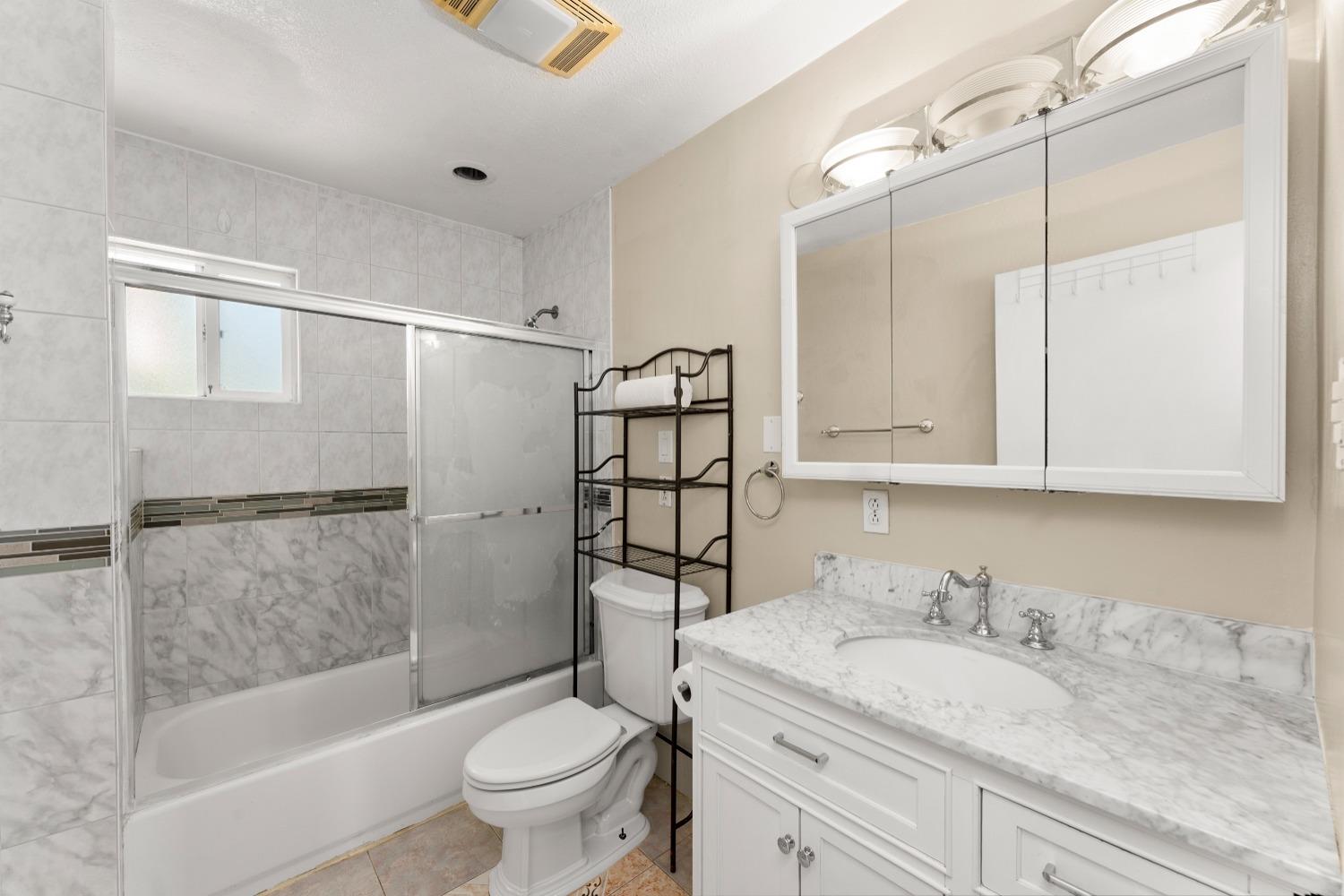 Detail Gallery Image 33 of 84 For 8905 Fredric, Sacramento,  CA 95826 - 4 Beds | 3 Baths