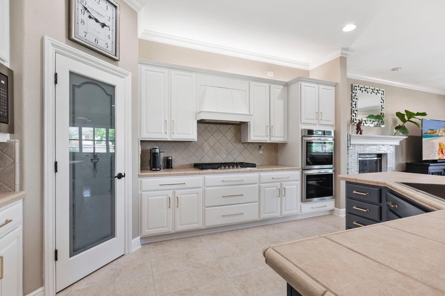Detail Gallery Image 13 of 49 For 1716 W Morella Cir, Roseville,  CA 95747 - 3 Beds | 2/1 Baths