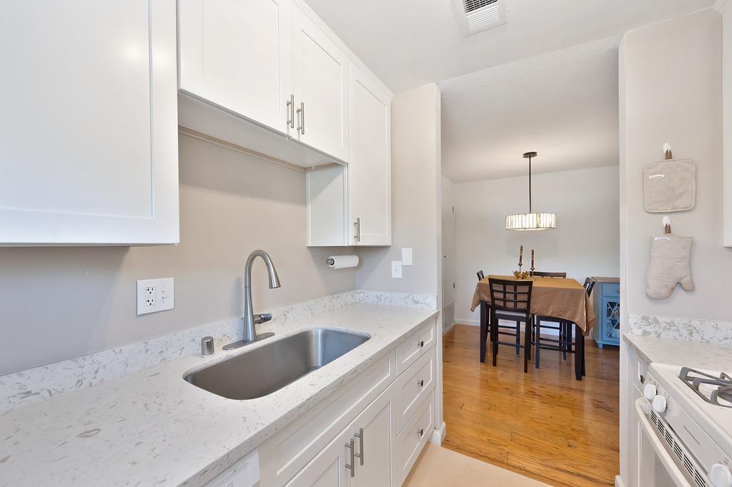 Photo #23: 225061290 Listing: Photo #23