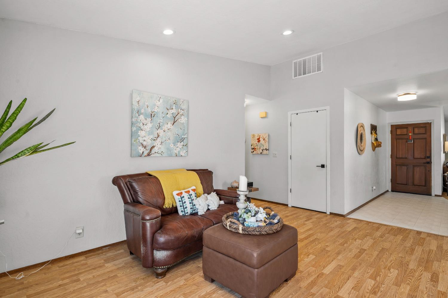 Detail Gallery Image 21 of 44 For 3636 Dormer Ave, Concord,  CA 94519 - 3 Beds | 2 Baths