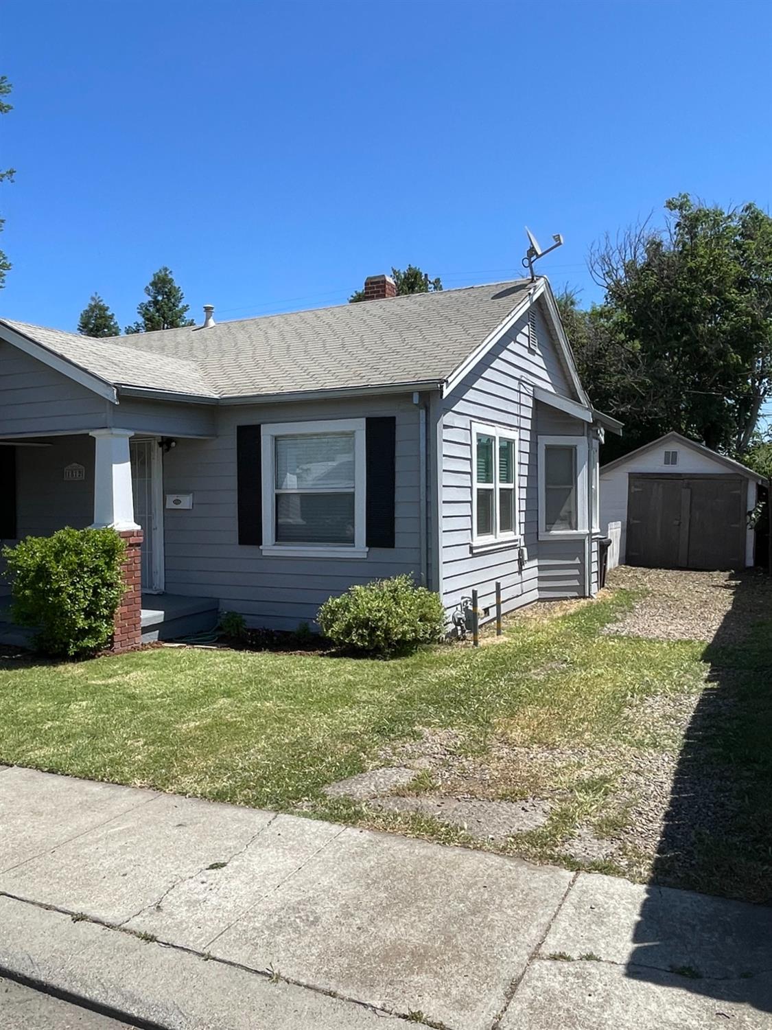 Detail Gallery Image 2 of 23 For 1812 N Stanford Ave, Stockton,  CA 95205 - 2 Beds | 1 Baths