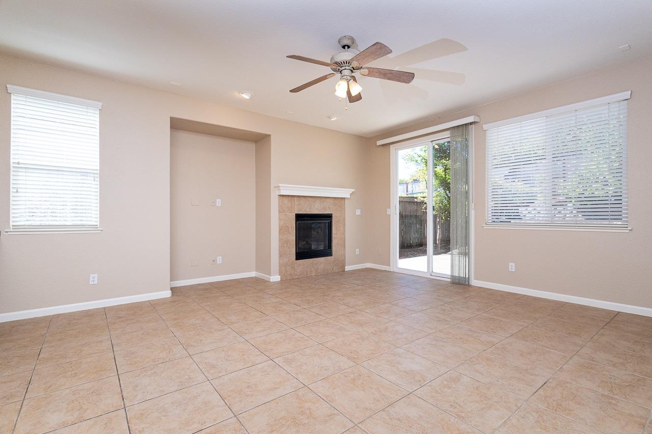 Detail Gallery Image 6 of 26 For 1532 Hammond Ct, Folsom,  CA 95630 - 4 Beds | 2/1 Baths