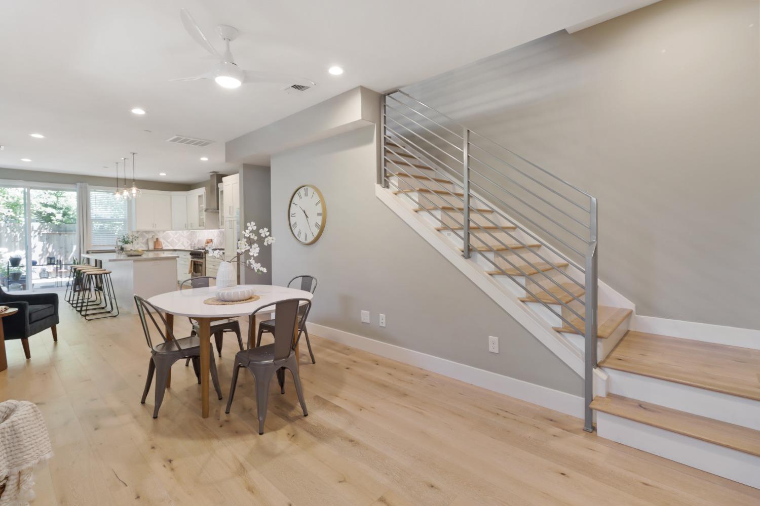 Detail Gallery Image 8 of 58 For 2011 Fat Aly, Sacramento,  CA 95811 - 3 Beds | 2/2 Baths