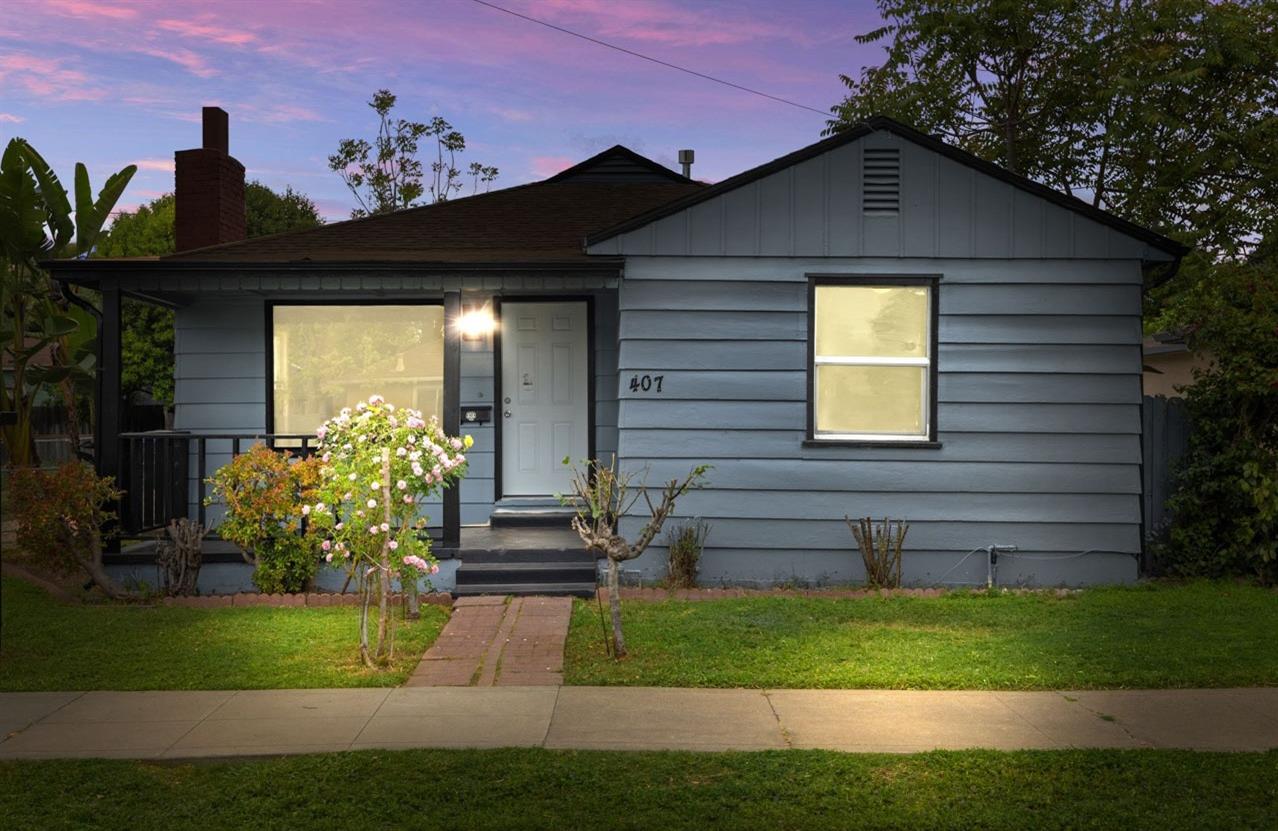 Detail Gallery Image 2 of 29 For 407 E Hawthorne Ave, Stockton,  CA 95204 - 2 Beds | 1 Baths