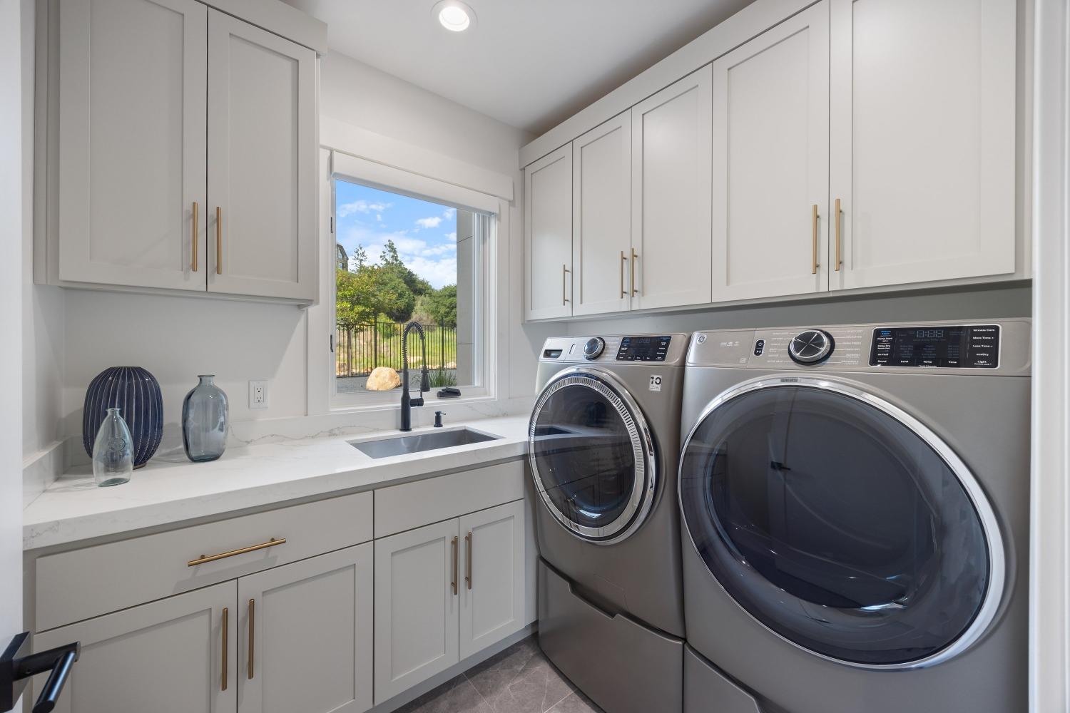 Detail Gallery Image 33 of 64 For 2056 Long View Dr, Meadow Vista,  CA 95722 - 4 Beds | 5/1 Baths