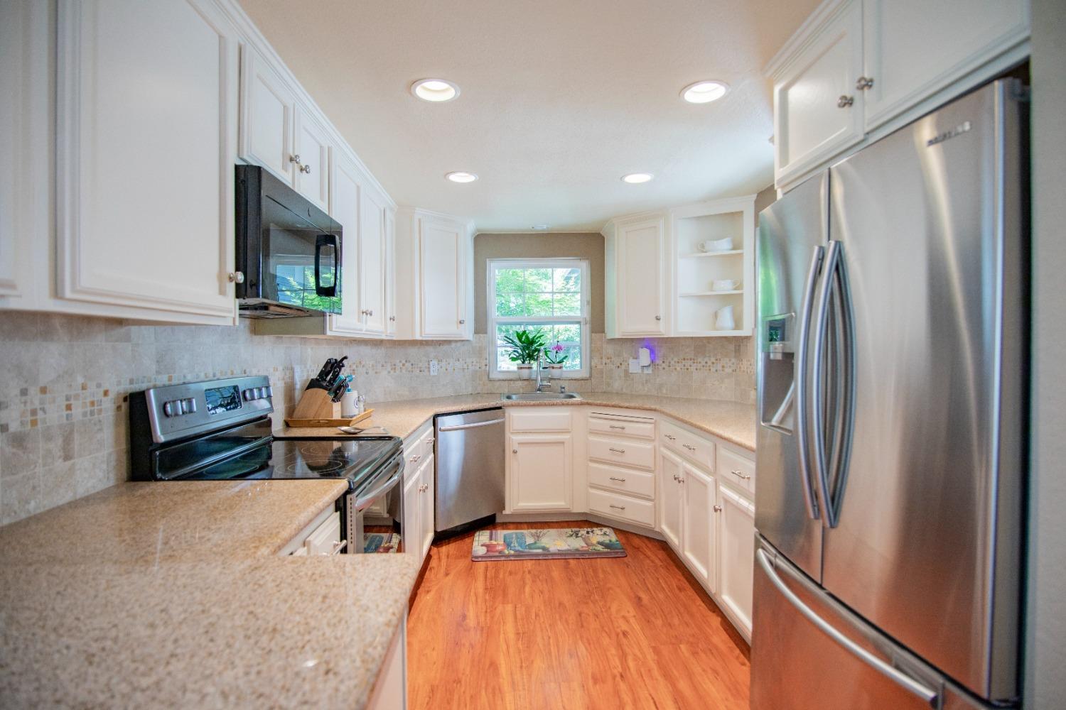 Detail Gallery Image 7 of 51 For 5815 Morgan Pl #1,  Stockton,  CA 95219 - 2 Beds | 1 Baths