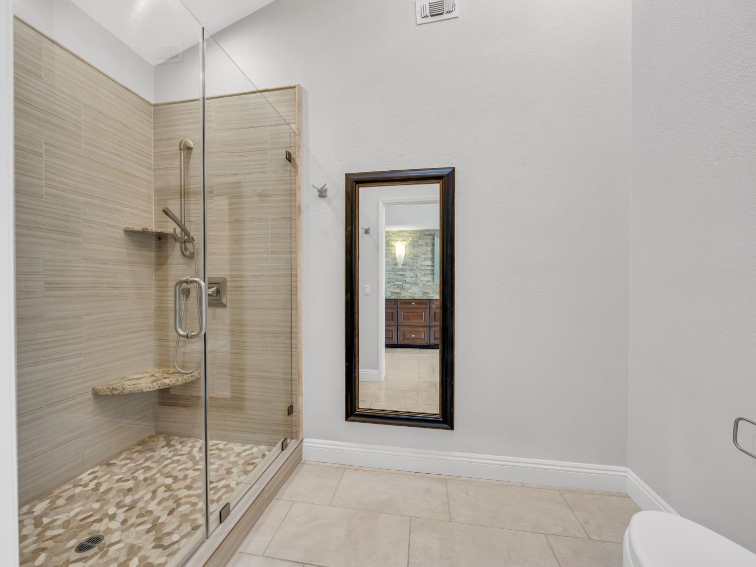 Detail Gallery Image 32 of 49 For 11303 Gold Country Blvd, Gold River,  CA 95670 - 3 Beds | 2/1 Baths