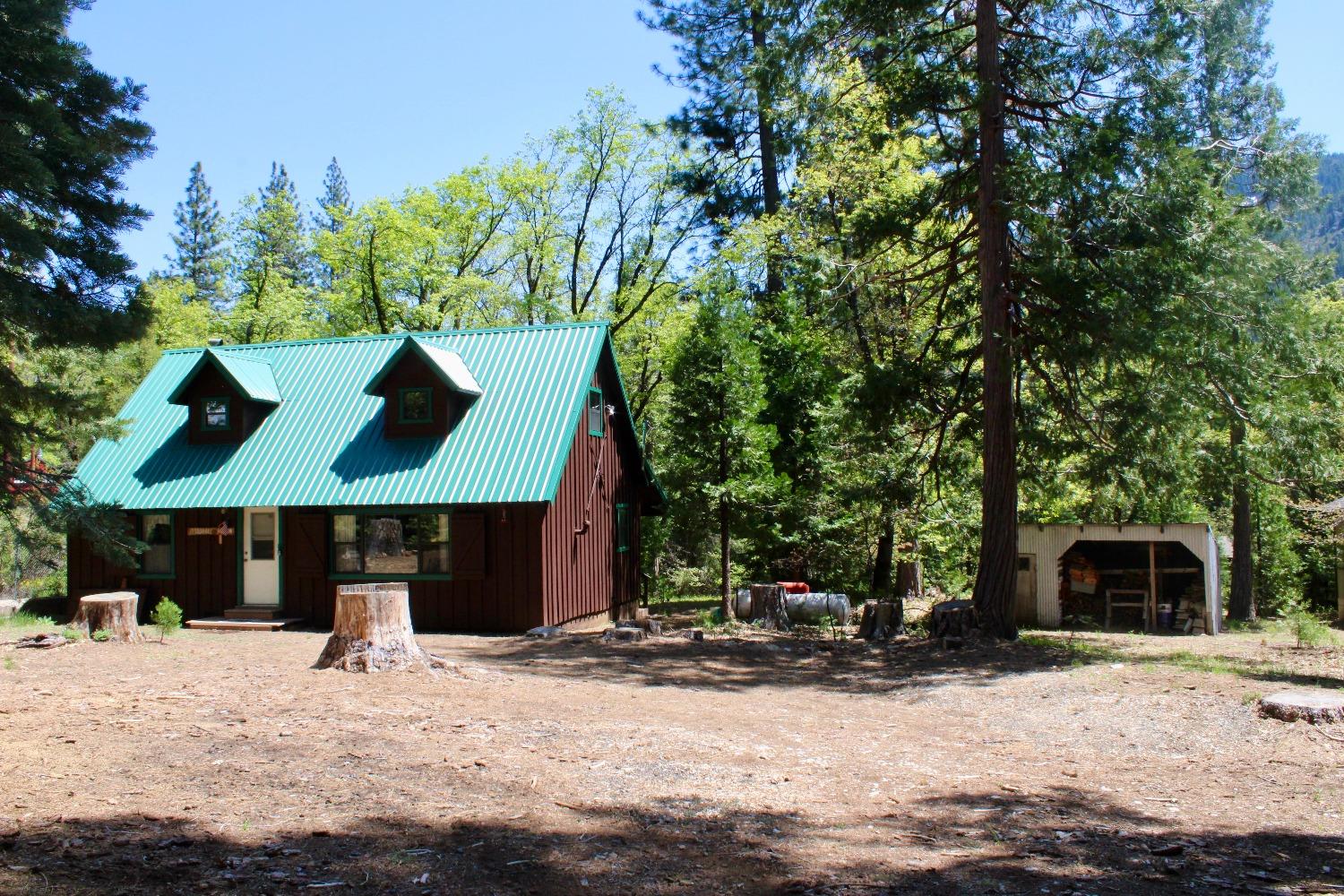 Detail Gallery Image 2 of 17 For 17 Squirrel Hollow, Sierra City,  CA 96125 - 3 Beds | 1 Baths