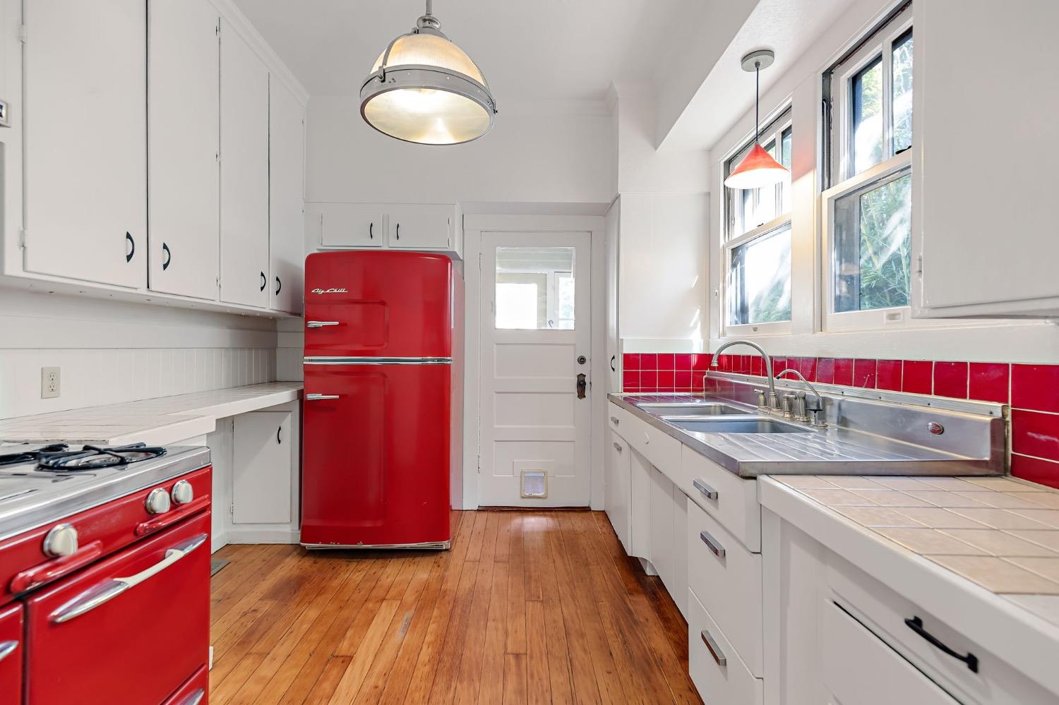 Detail Gallery Image 13 of 35 For 418 25th St, Sacramento,  CA 95816 - 3 Beds | 1 Baths