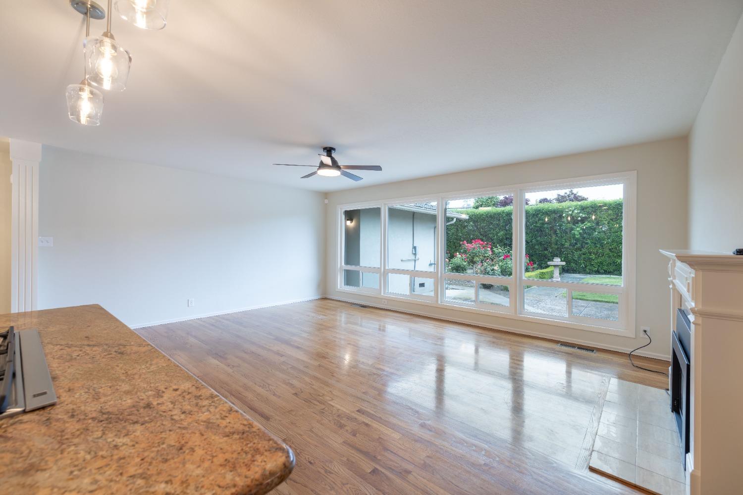 Detail Gallery Image 10 of 49 For 4161 Riviera Dr, Stockton,  CA 95204 - 3 Beds | 2 Baths