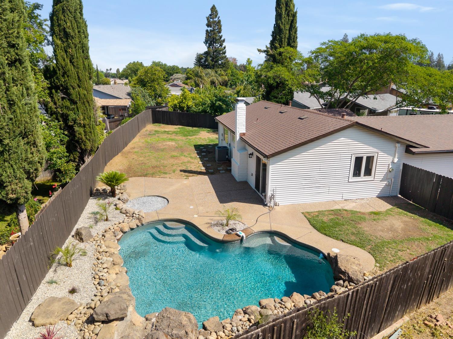 Detail Gallery Image 20 of 22 For 2462 Stokewood Way, Rancho Cordova,  CA 95670 - 3 Beds | 2 Baths