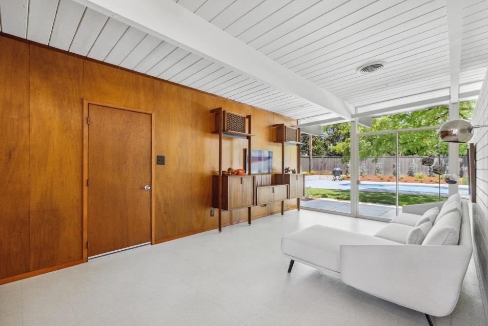 Detail Gallery Image 9 of 24 For 6441 Fordham Way, Sacramento,  CA 95831 - 3 Beds | 2 Baths