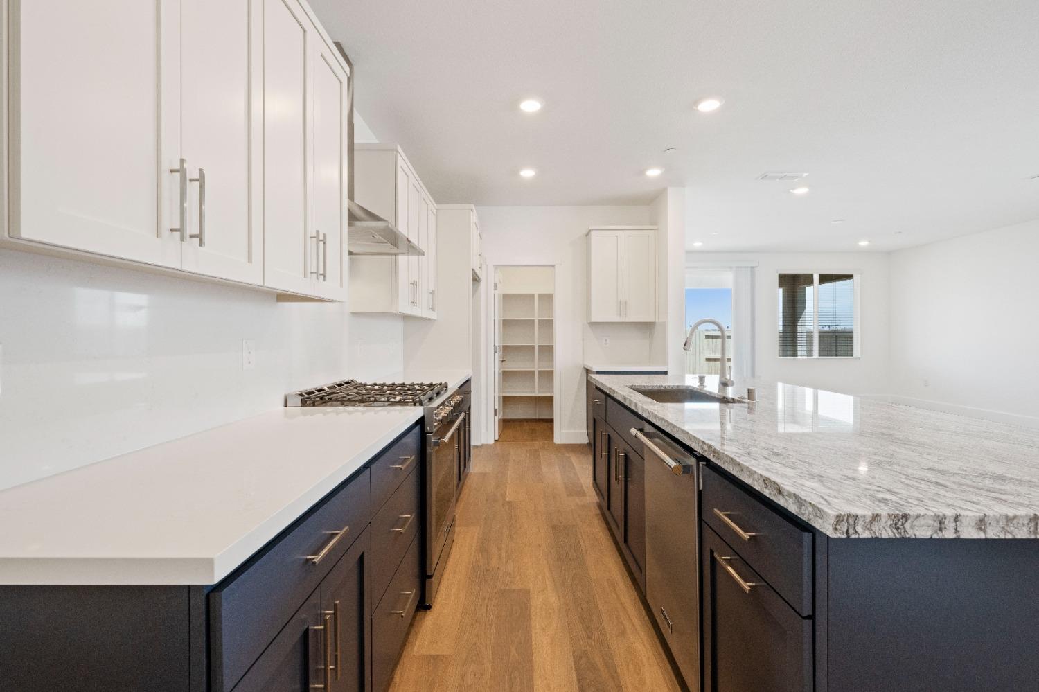 Detail Gallery Image 37 of 40 For 7000 Carbone, Roseville,  CA 95757 - 3 Beds | 2/1 Baths