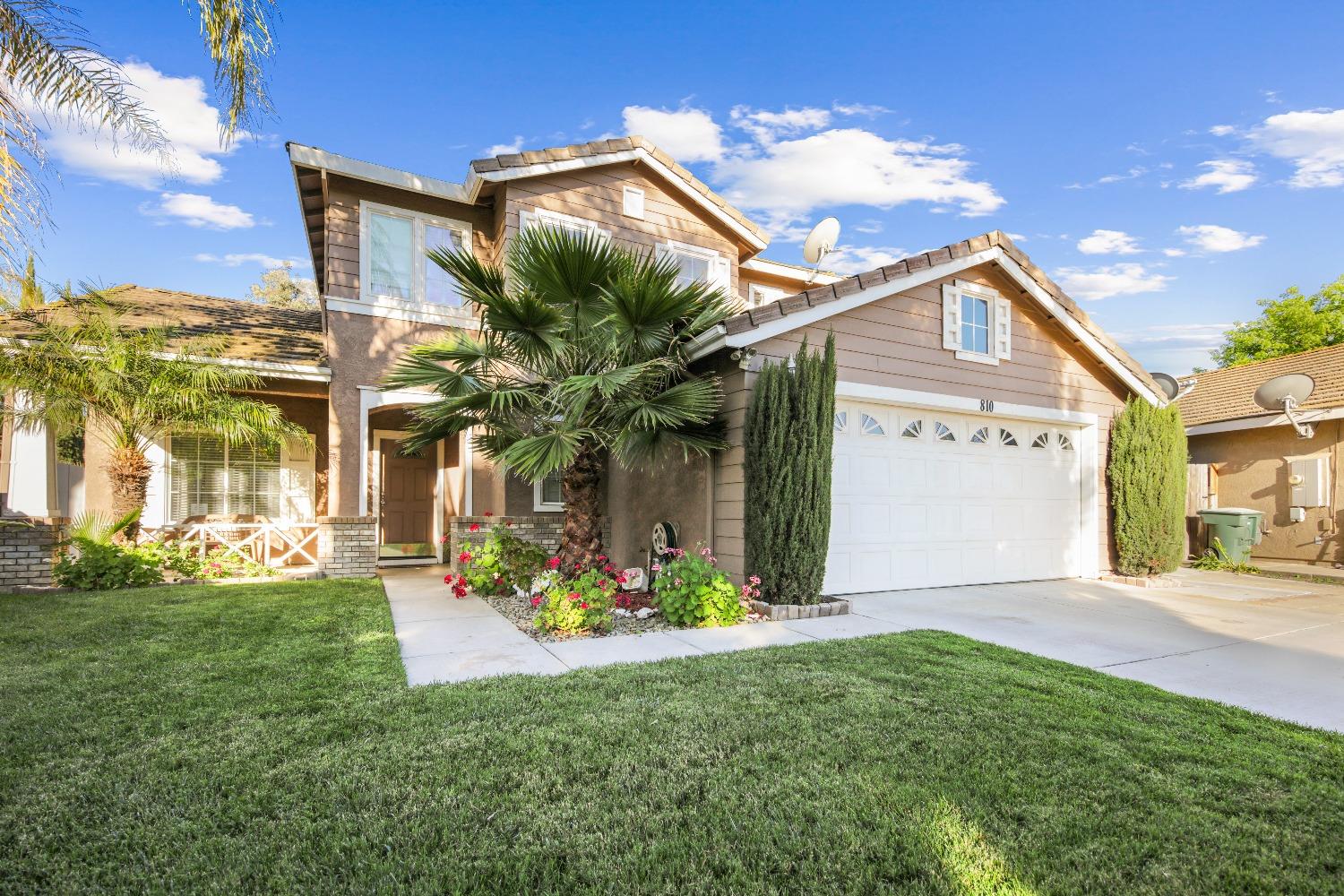 Detail Gallery Image 1 of 50 For 810 River Raft, Modesto,  CA 95351 - 4 Beds | 3 Baths