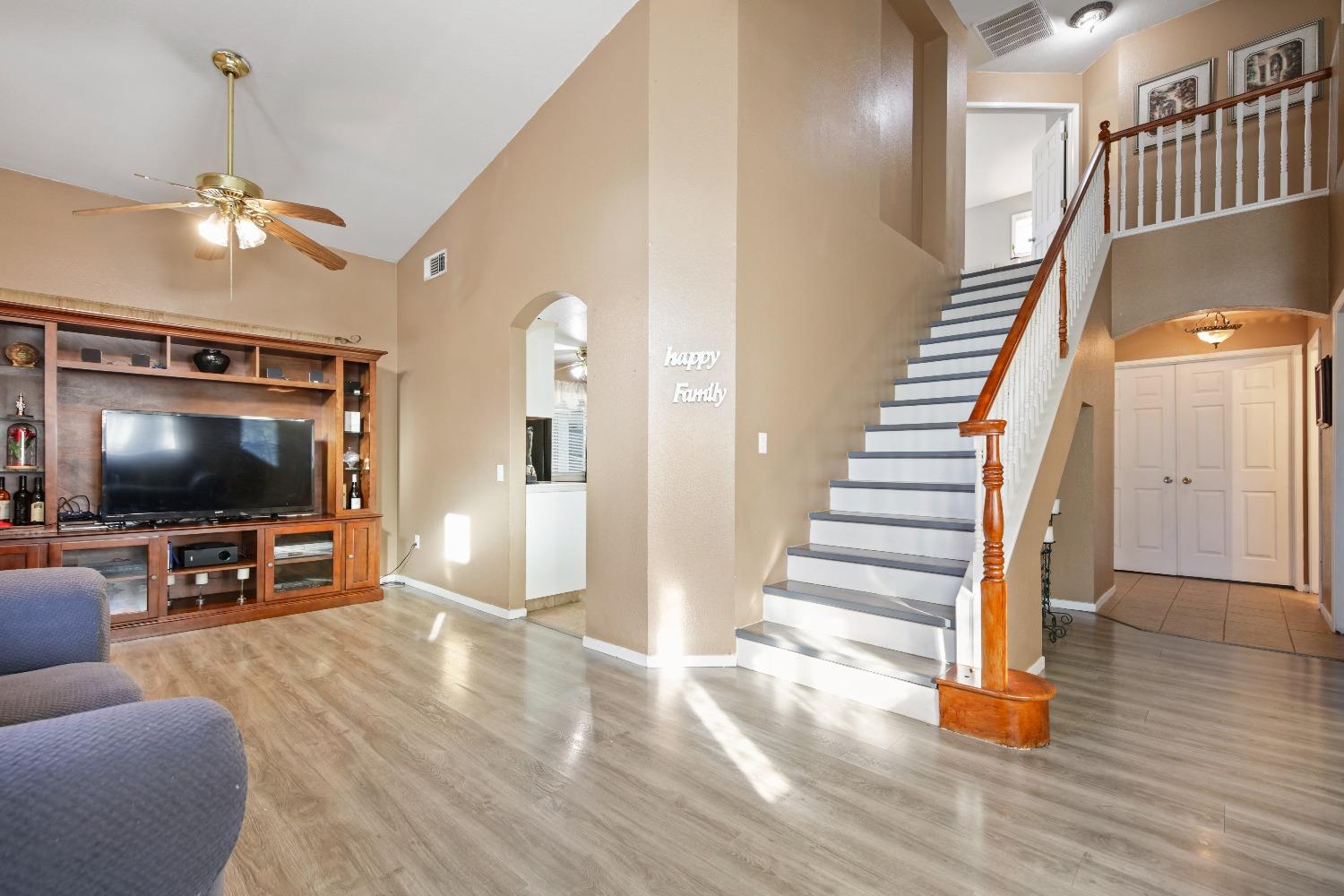 Detail Gallery Image 12 of 50 For 810 River Raft, Modesto,  CA 95351 - 4 Beds | 3 Baths