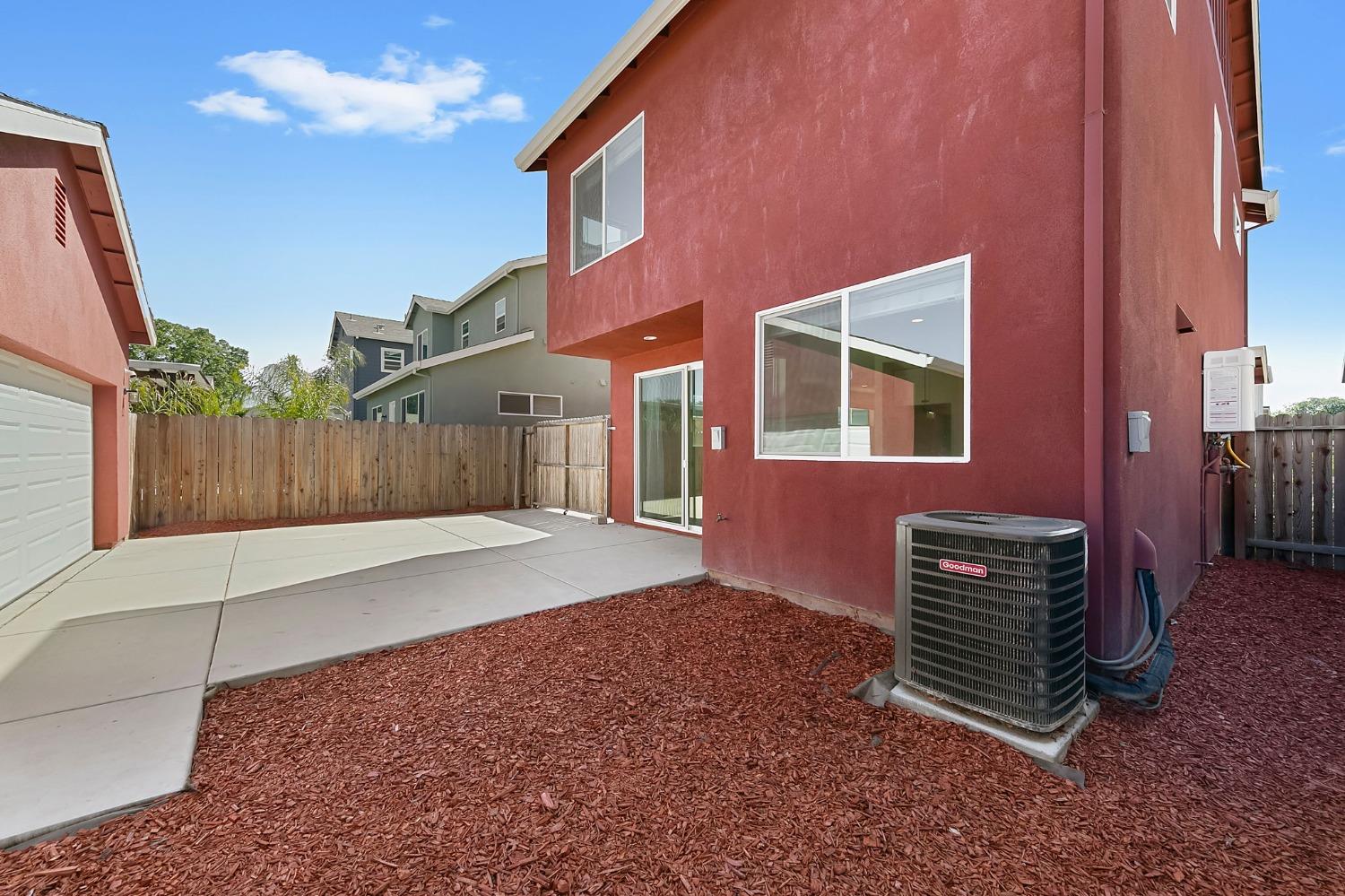 Detail Gallery Image 41 of 44 For 5542 Malibu Palm Ct, Sacramento,  CA 95842 - 3 Beds | 2/1 Baths