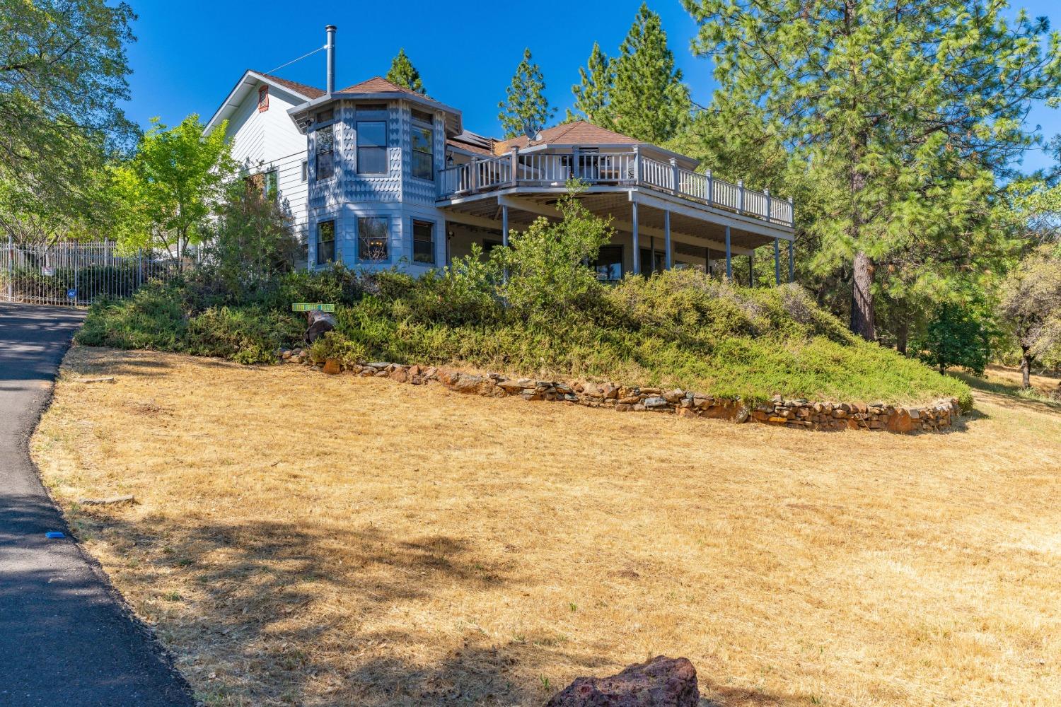 Detail Gallery Image 4 of 89 For 14001 Surrey Junction Ln, Sutter Creek,  CA 95685 - 3 Beds | 2/1 Baths