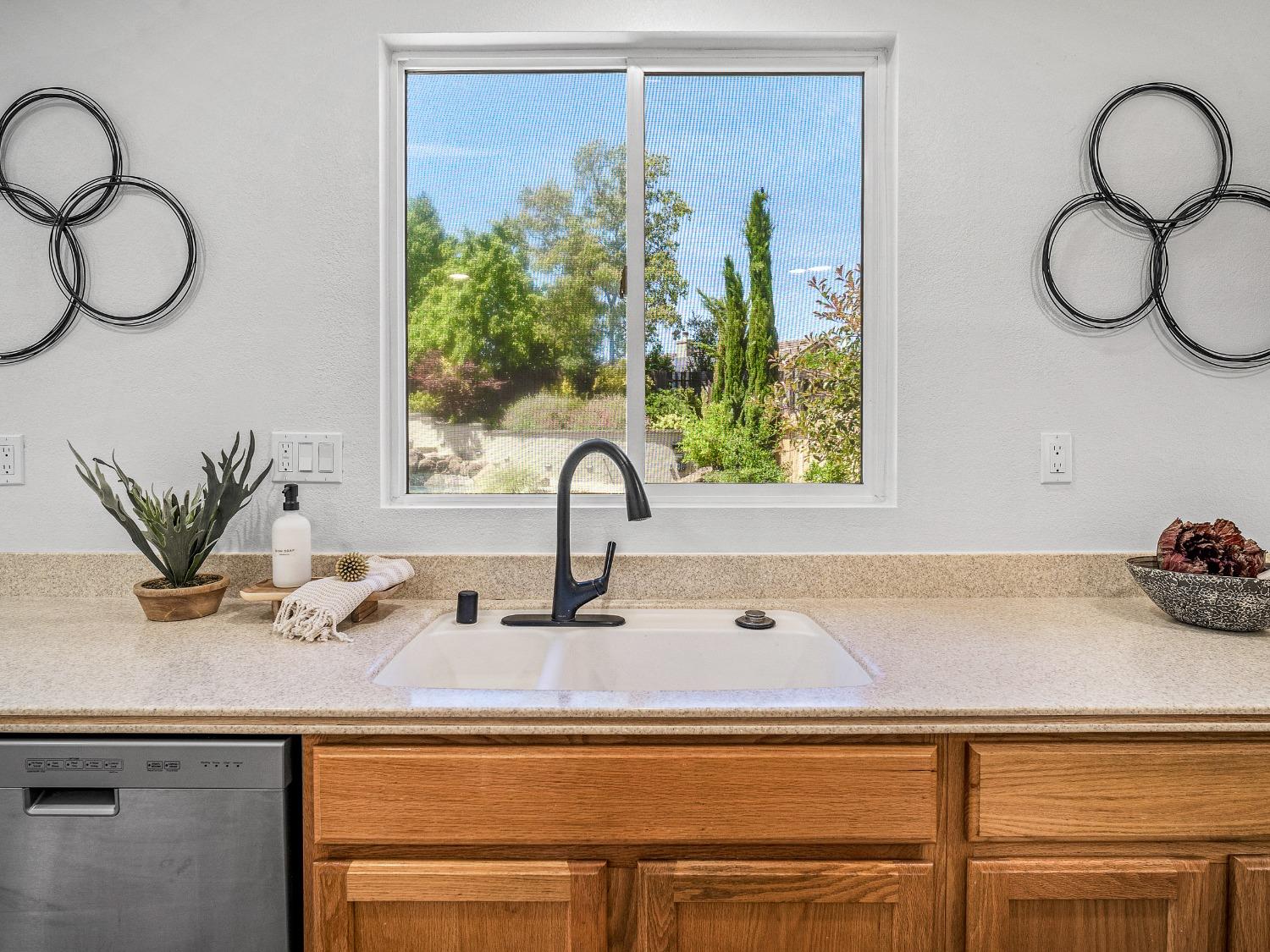 Detail Gallery Image 26 of 59 For 4736 Thoreau Dr, Cameron Park,  CA 95682 - 5 Beds | 3 Baths