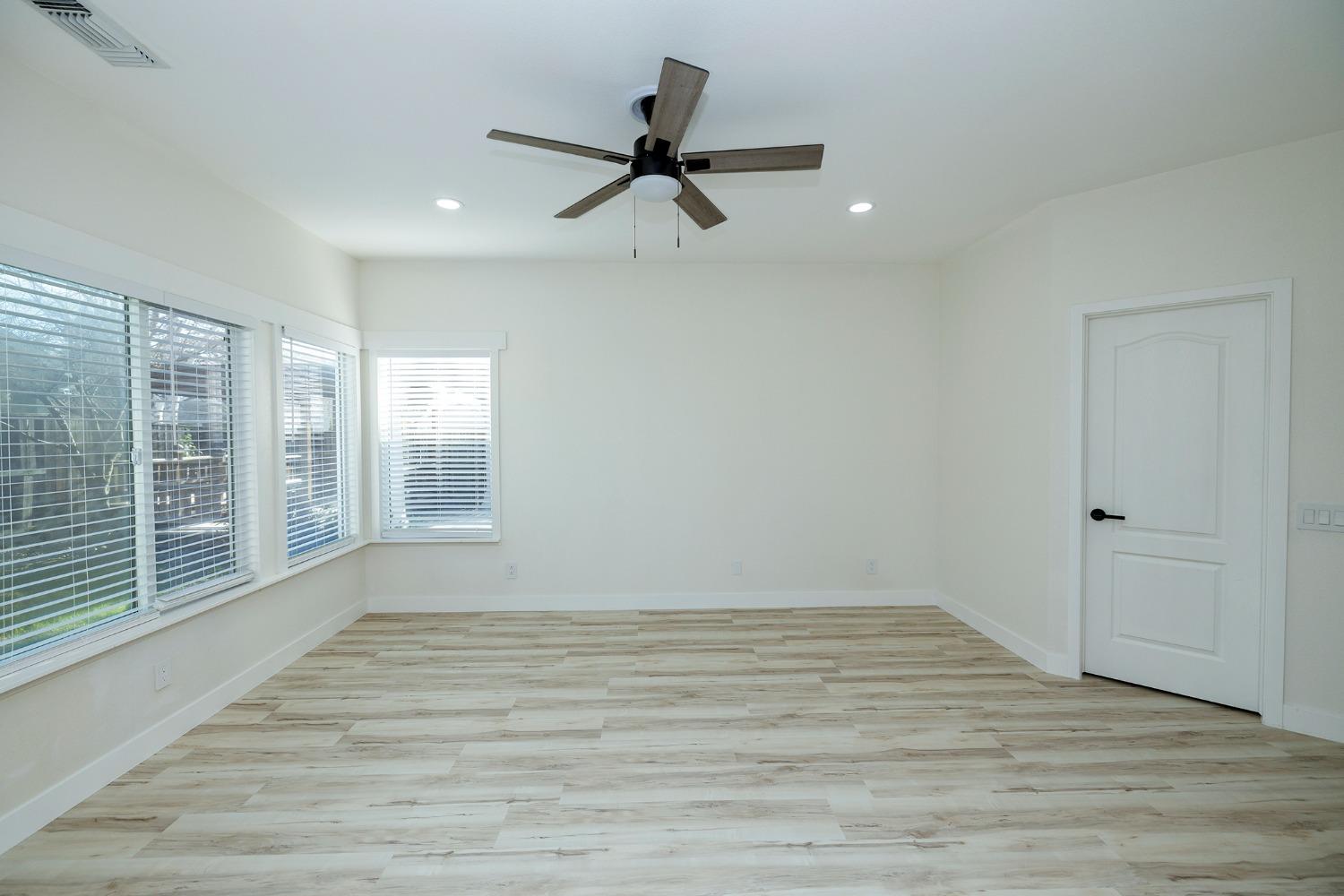 Detail Gallery Image 21 of 45 For 2192 Ivory Lace Ave, Manteca,  CA 95337 - 4 Beds | 2/1 Baths