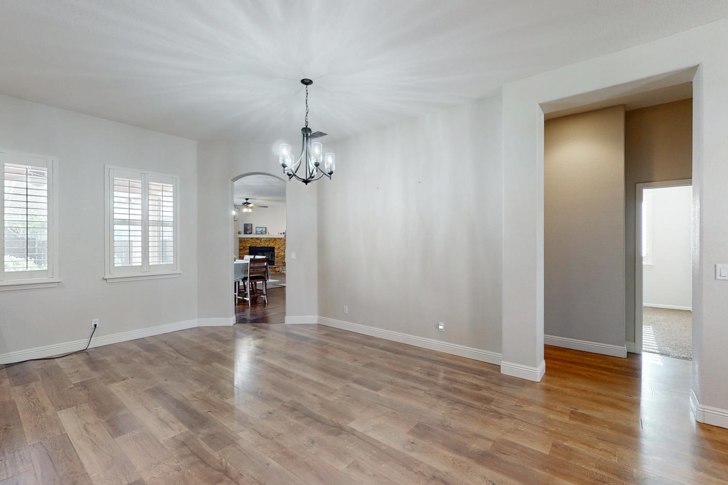 Detail Gallery Image 14 of 73 For 1918 Heidi Way, Yuba City,  CA 95993 - 4 Beds | 3 Baths
