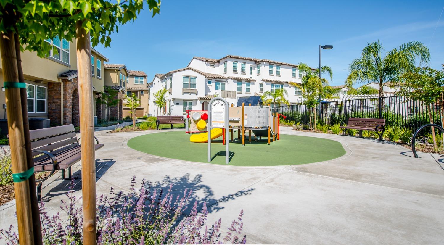 Detail Gallery Image 53 of 65 For 2944 Valbonne Walk, Sacramento,  CA 95834 - 4 Beds | 3/1 Baths