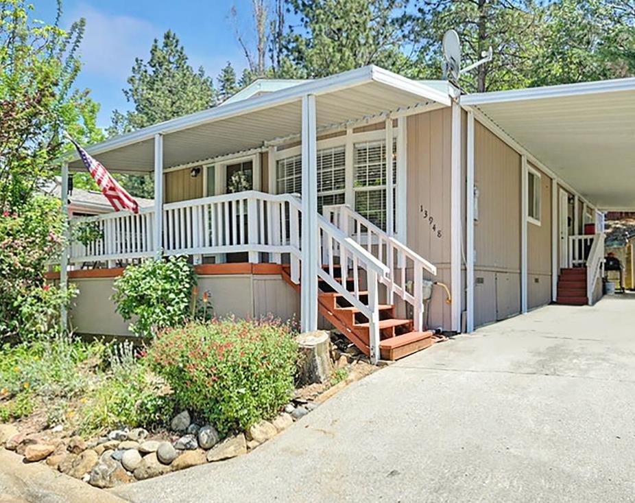 Detail Gallery Image 1 of 56 For 13948 Golden Star Rd, Grass Valley,  CA 95949 - 2 Beds | 2 Baths