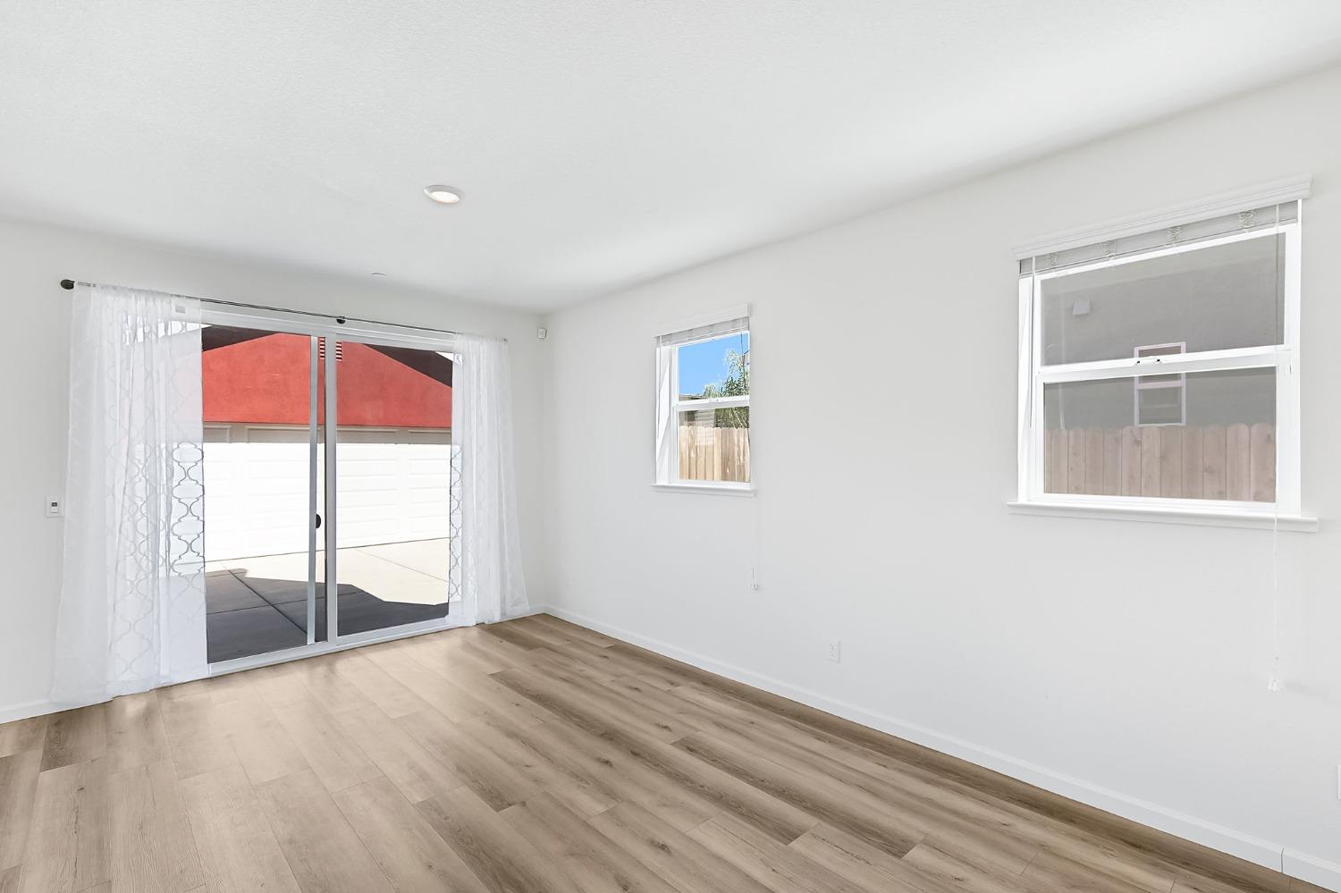 Detail Gallery Image 9 of 44 For 5542 Malibu Palm Ct, Sacramento,  CA 95842 - 3 Beds | 2/1 Baths
