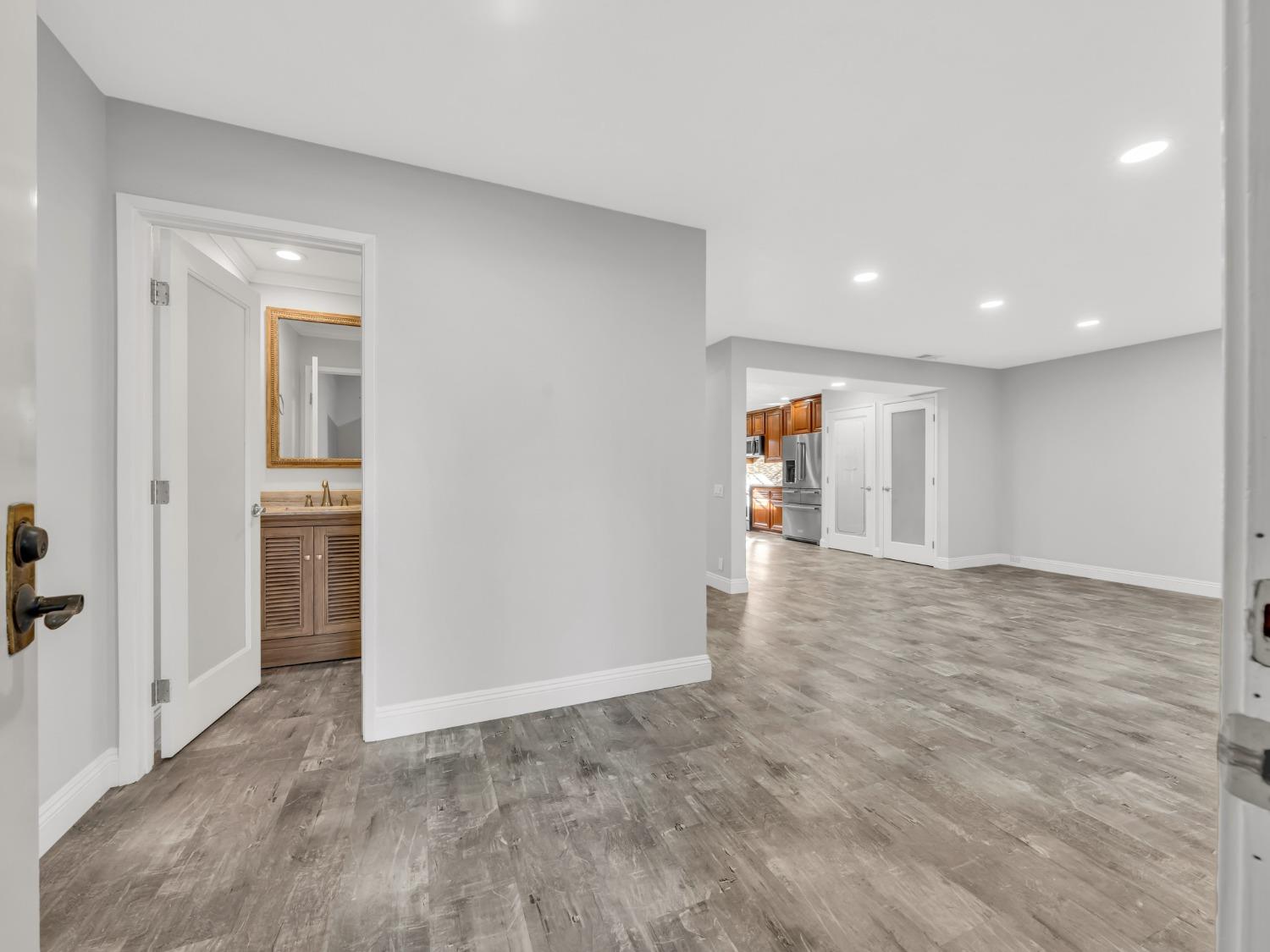 Detail Gallery Image 5 of 49 For 11303 Gold Country Blvd, Gold River,  CA 95670 - 3 Beds | 2/1 Baths
