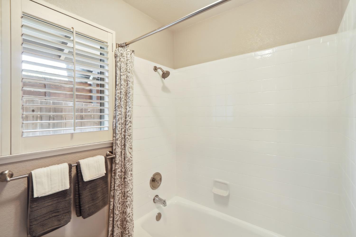 Detail Gallery Image 32 of 50 For 3305 Inverness Ct, Sacramento,  CA 95821 - 5 Beds | 3/1 Baths