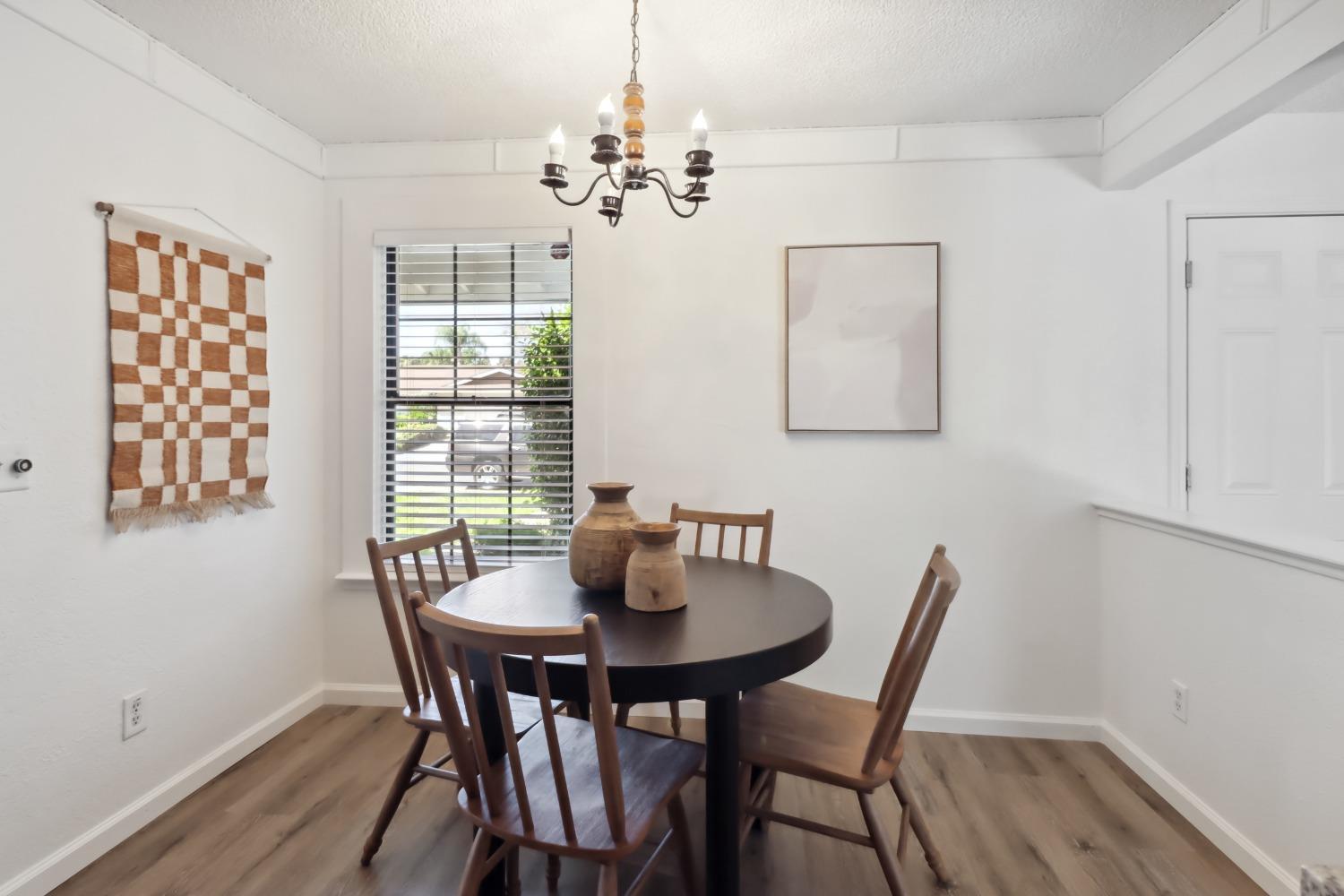 Detail Gallery Image 20 of 38 For 2888 Baronet Way, Sacramento,  CA 95833 - 4 Beds | 2 Baths